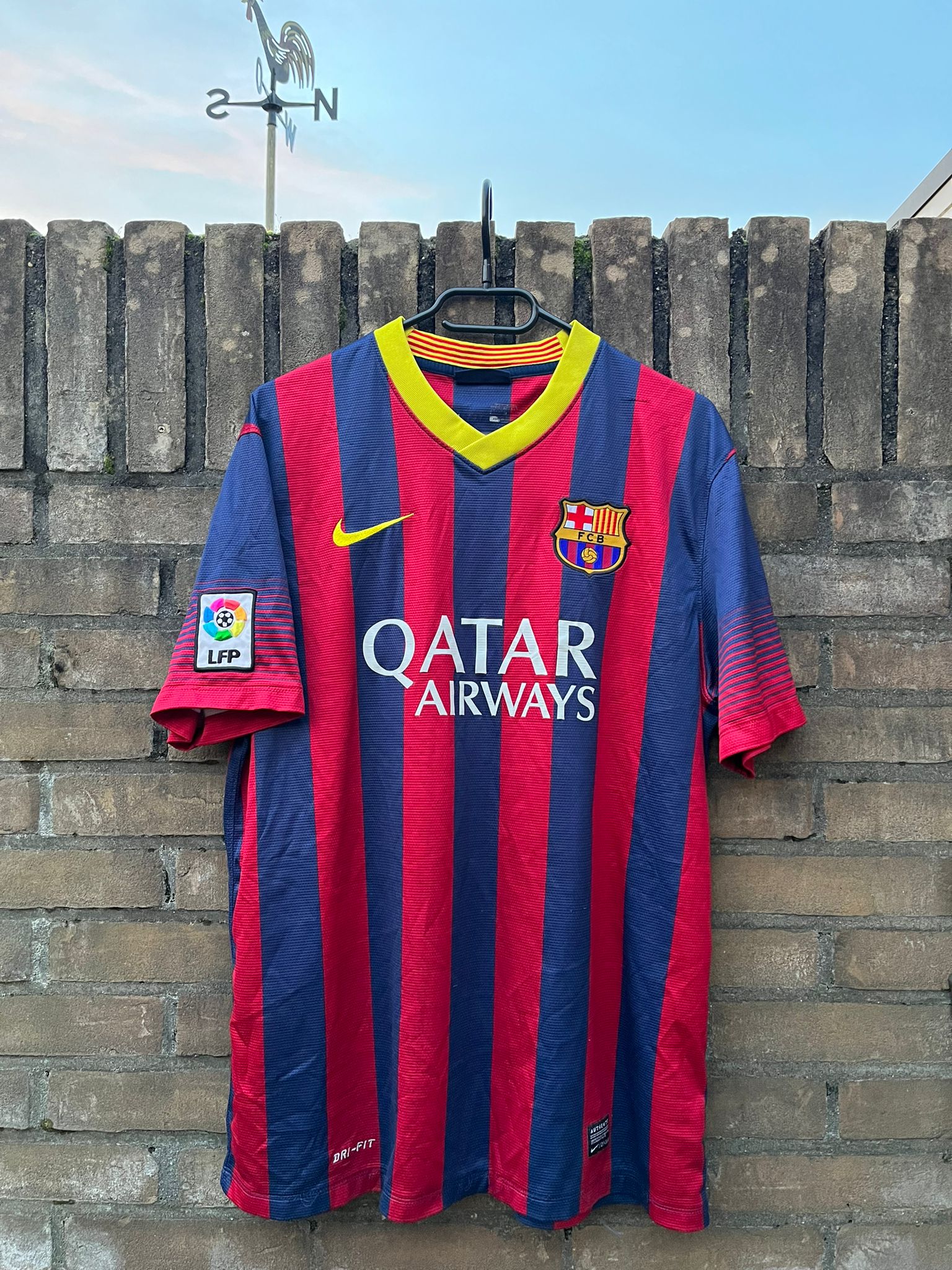 FC Barcelona 2013/2014 home shirt Neymar JR size L 6/10