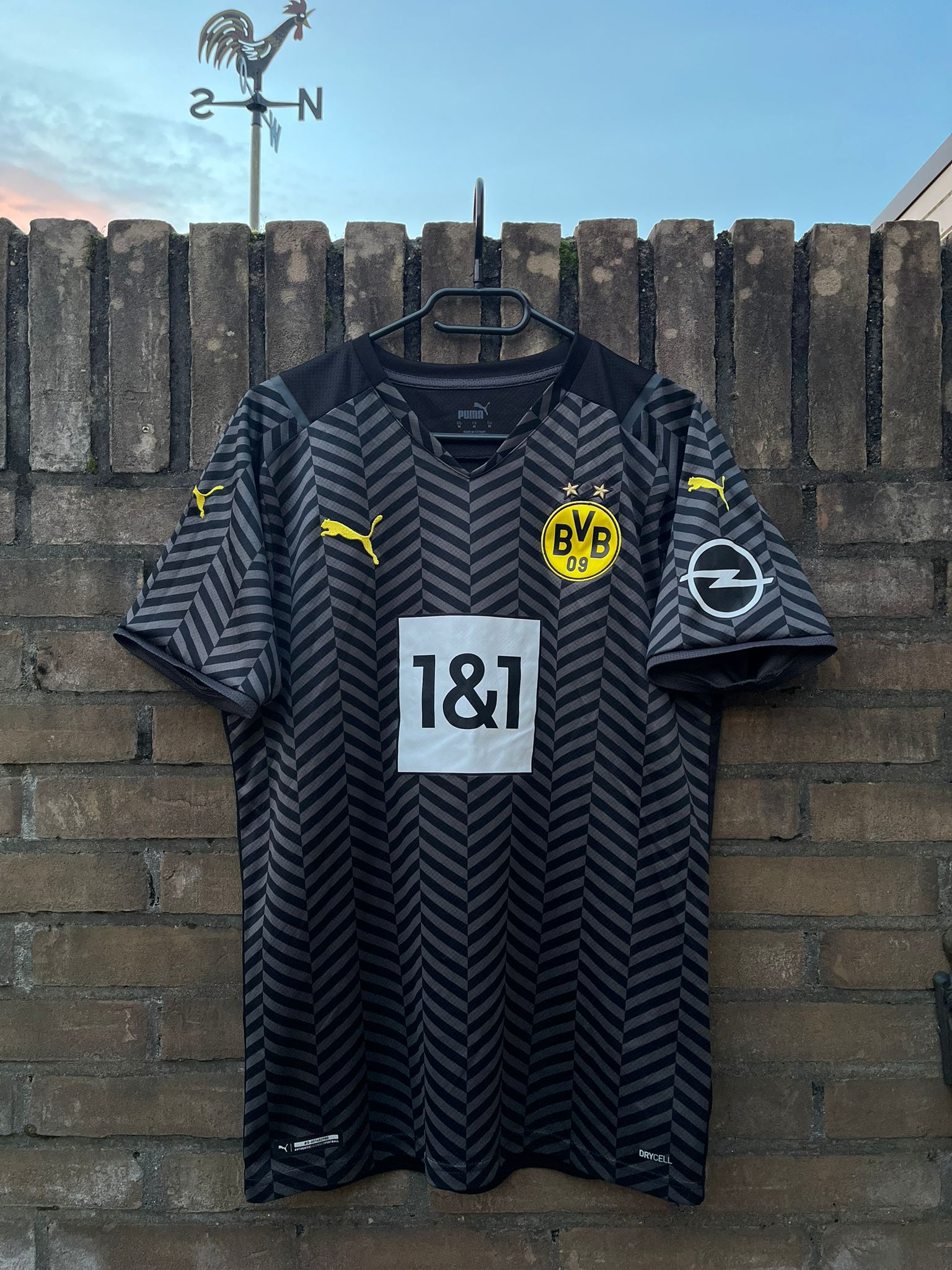 Borussia Dortmund 2021/2022 away shirt Haaland size M 9/10