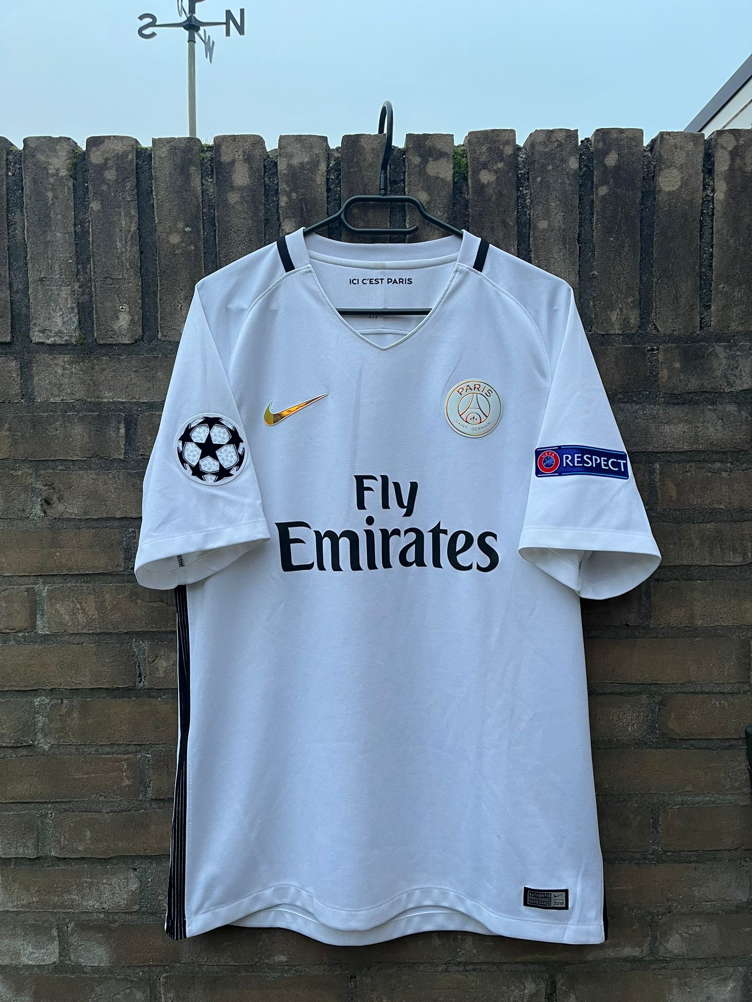 PSG 2016/2017 third shirt Cavani size L 7.5/10