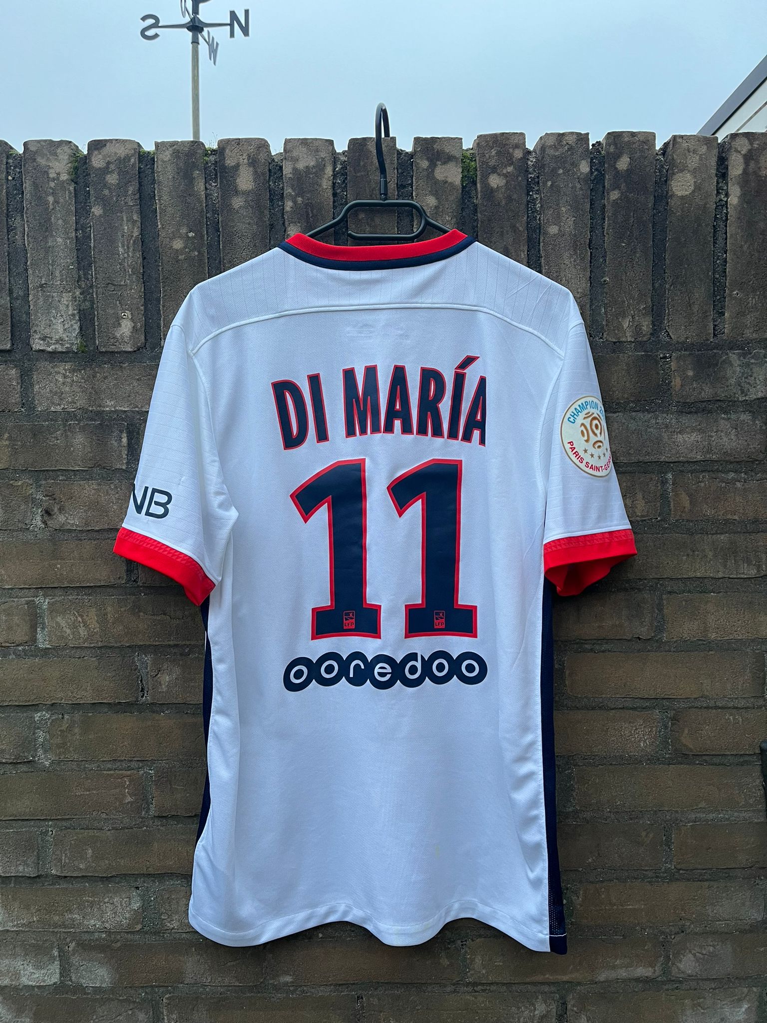 PSG 2015/2016 away shirt Di María size M 8.5/10
