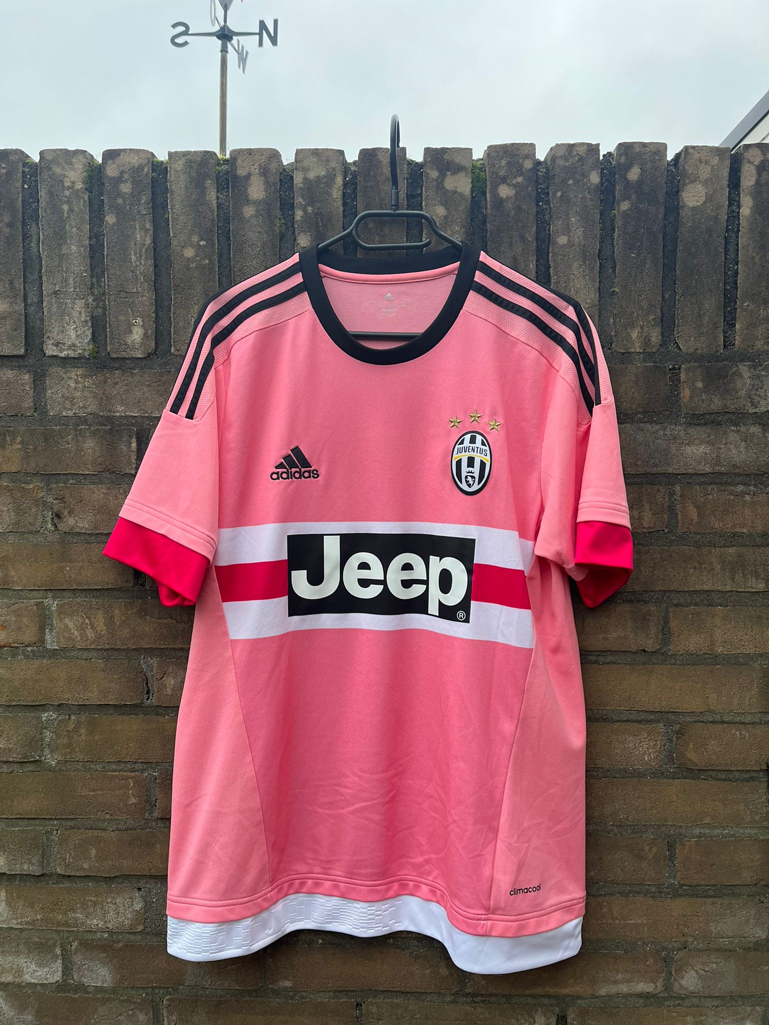 Juventus 2015/2016 away shirt 9/10