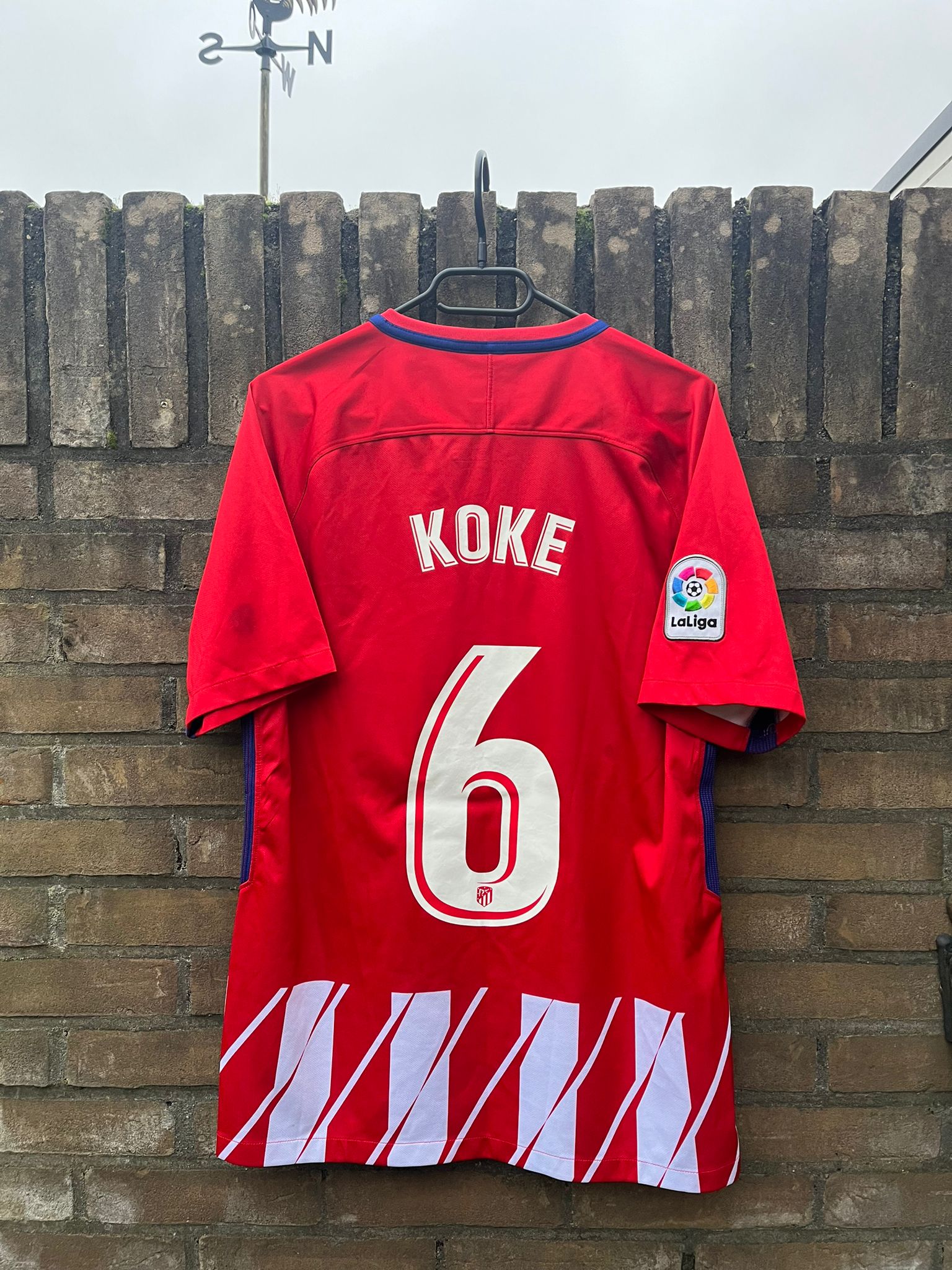Atletico Madrid 2017/2018 home shirt Koke size M 8/10