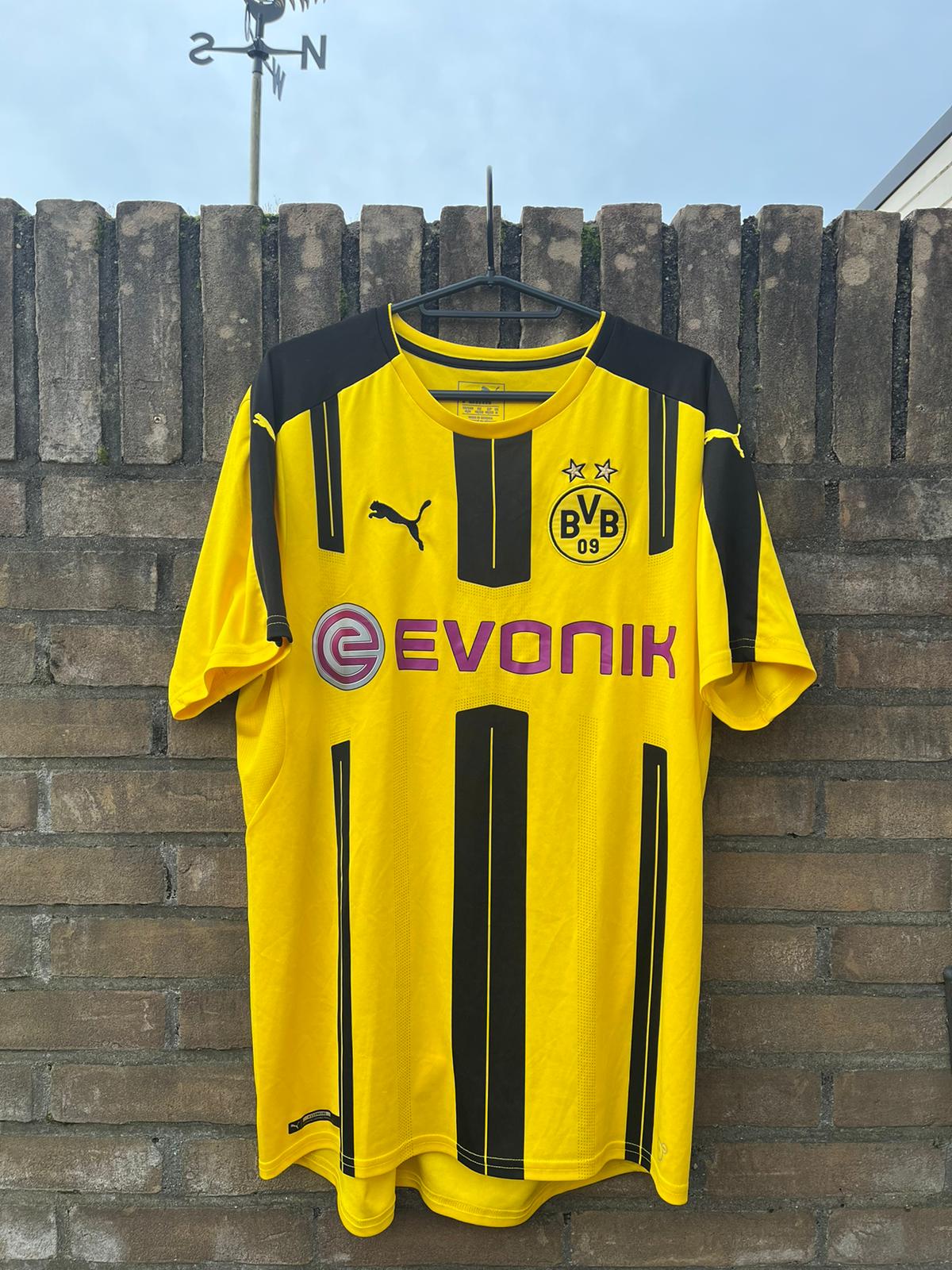 Borussia Dortmund 2016/2017 home shirt Reus size M 8.5/10
