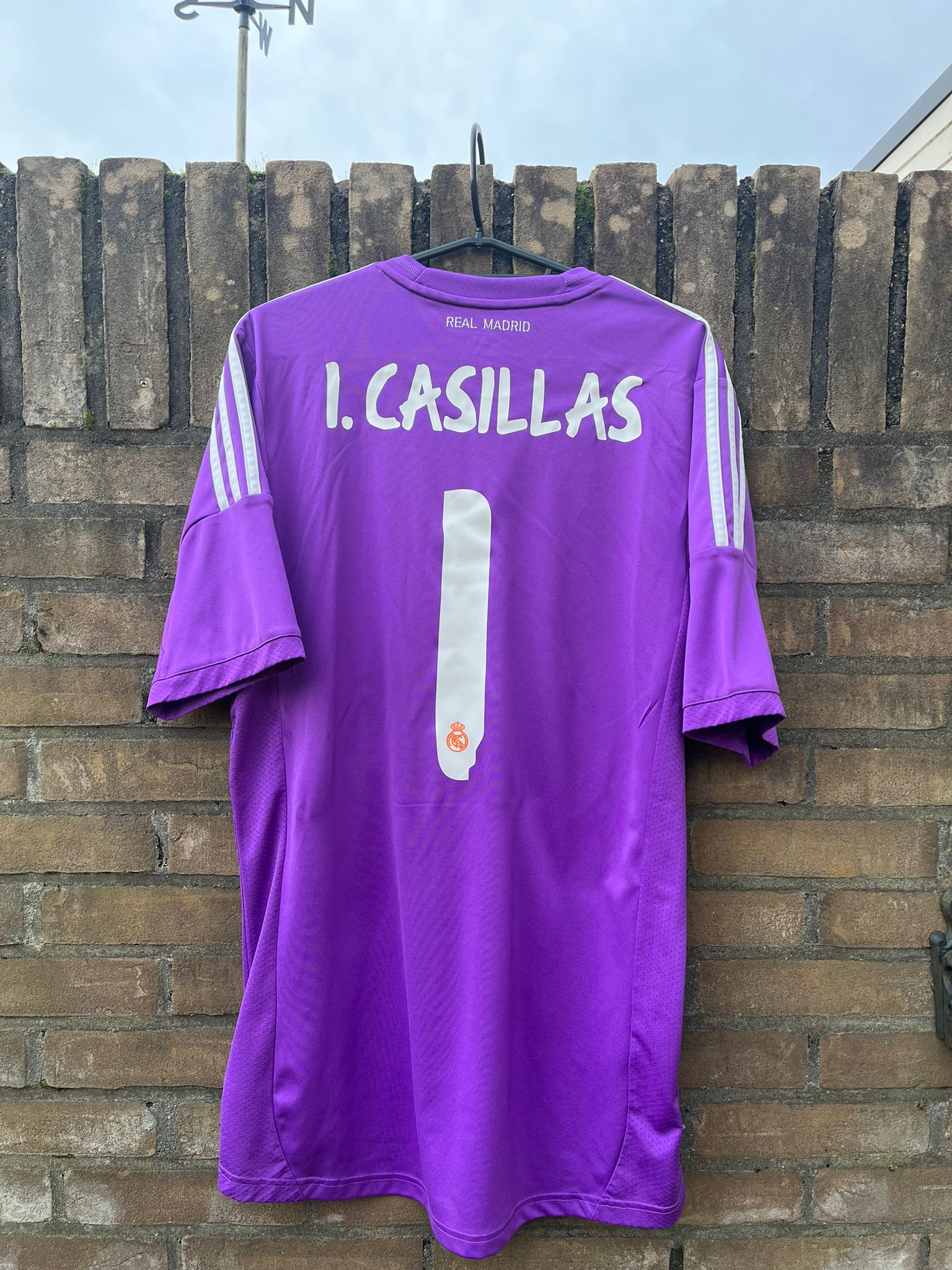 Real Madrid 2013/2014 goalkeeper shirt size M Casillas