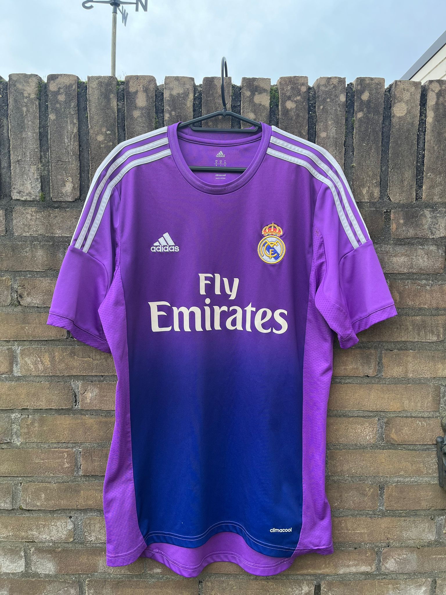 Real Madrid 2013/2014 goalkeeper shirt size M Casillas