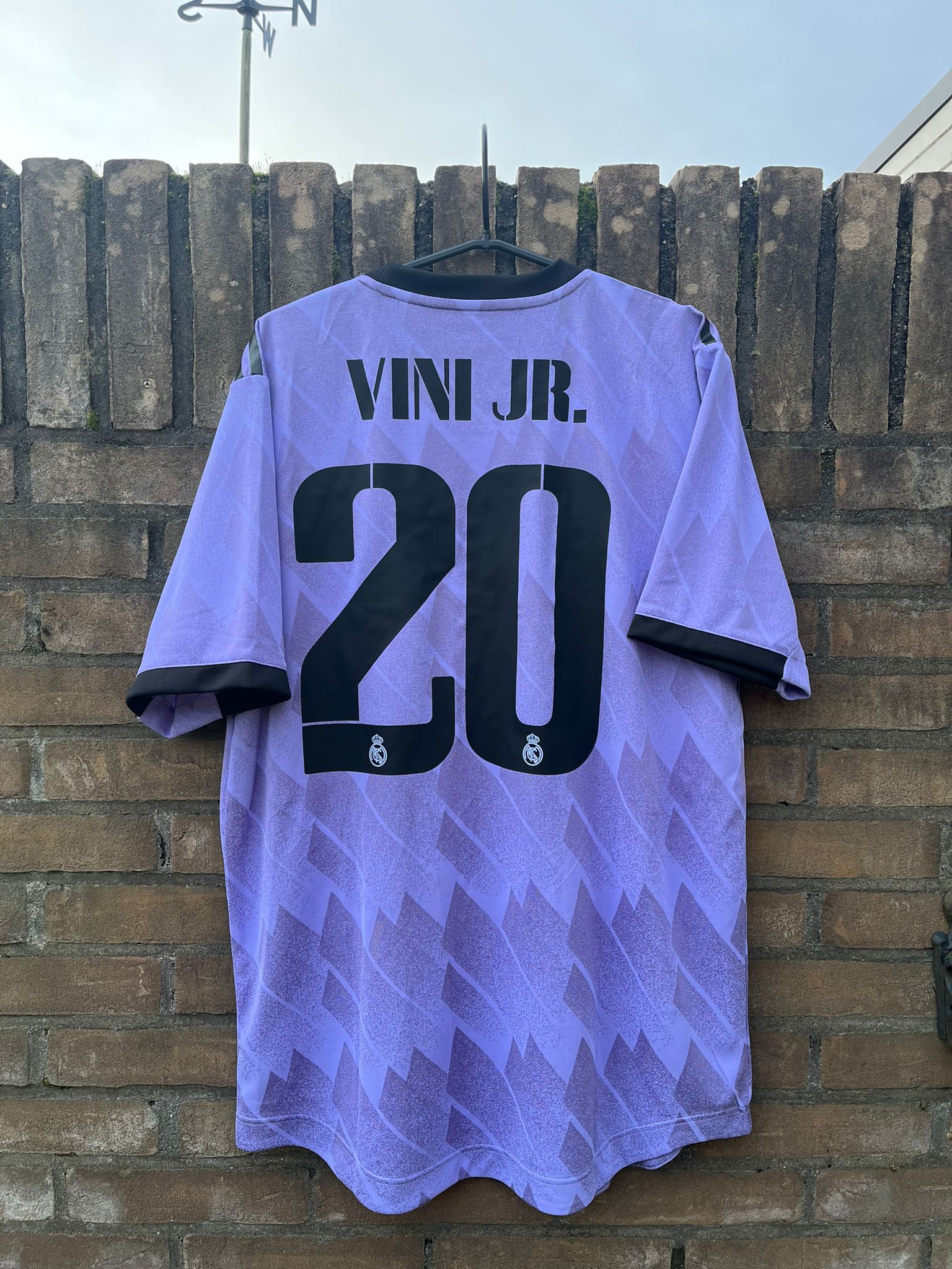 Real Madrid 2022/2023 away shirt Authentic Vini JR size L 9/10