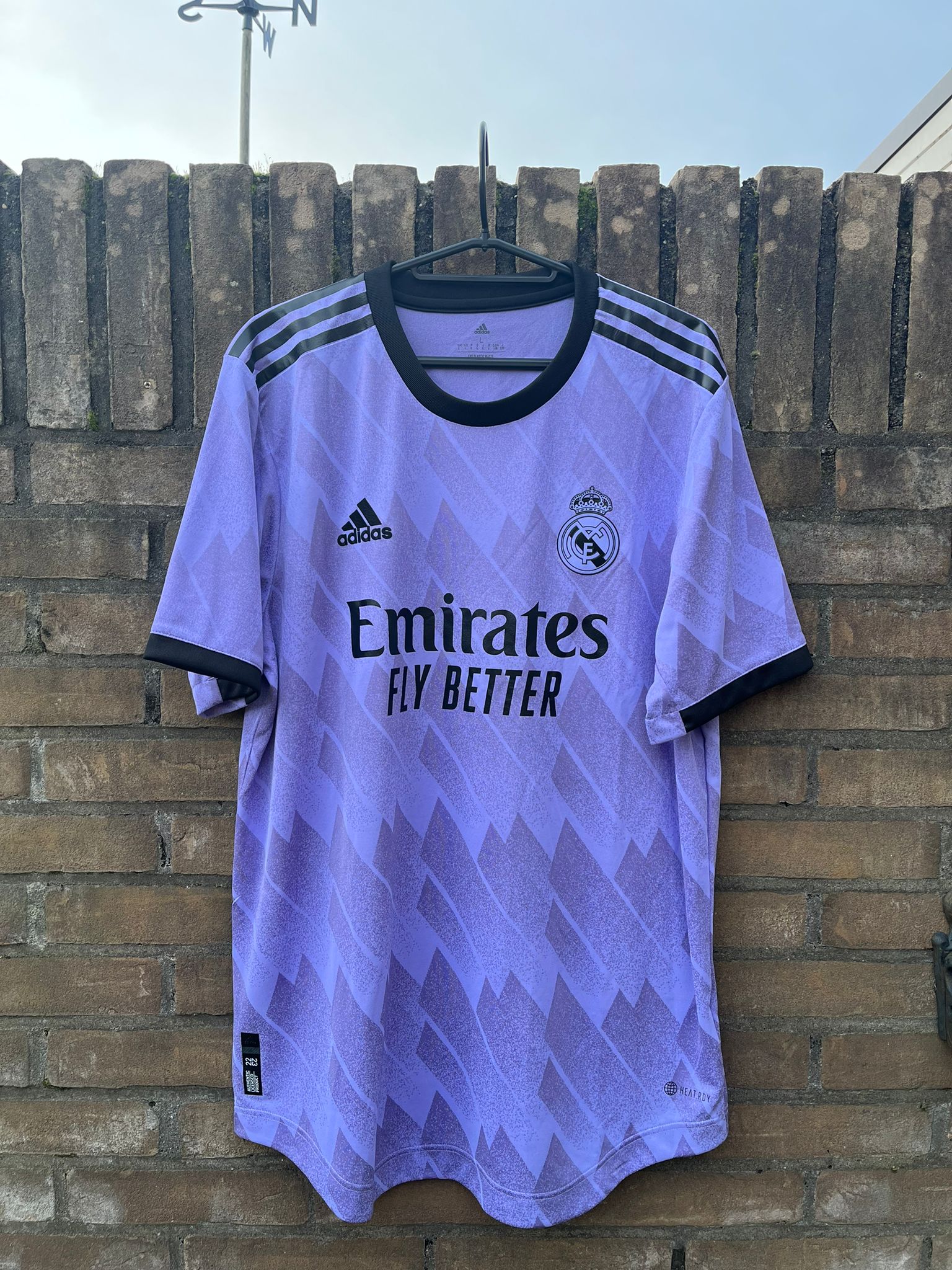 Real Madrid 2022/2023 away shirt Authentic Vini JR size L 9/10