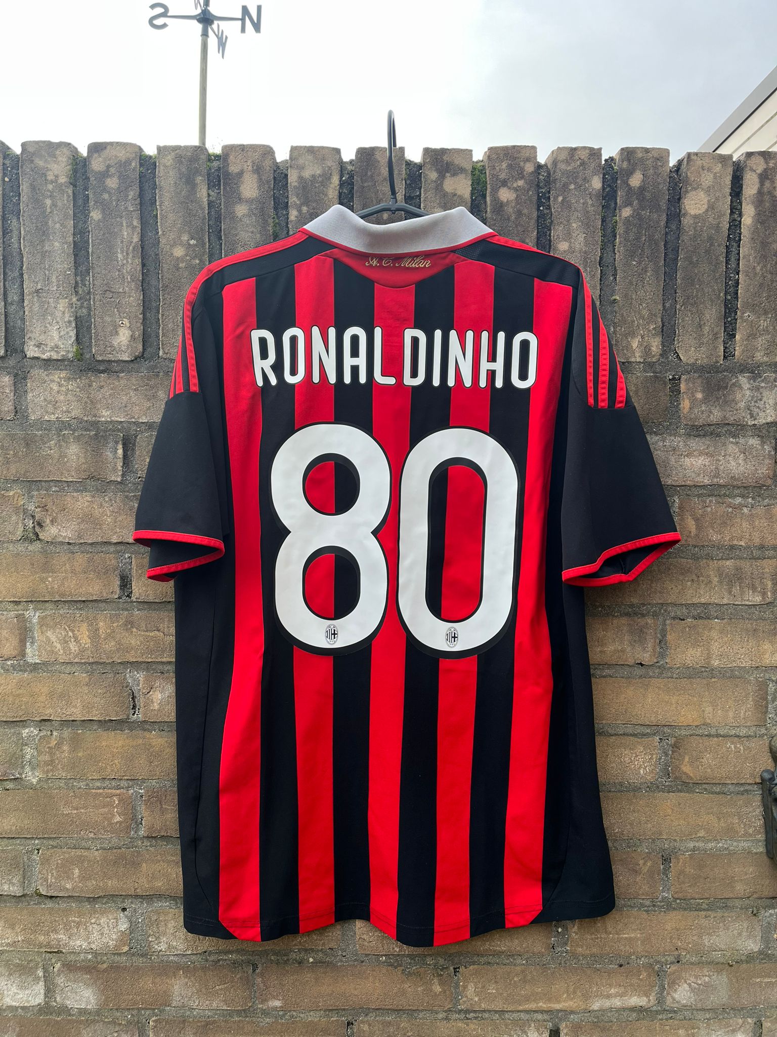AC Milan 2009/2010 home shirt Ronaldinho size M 8.5/10