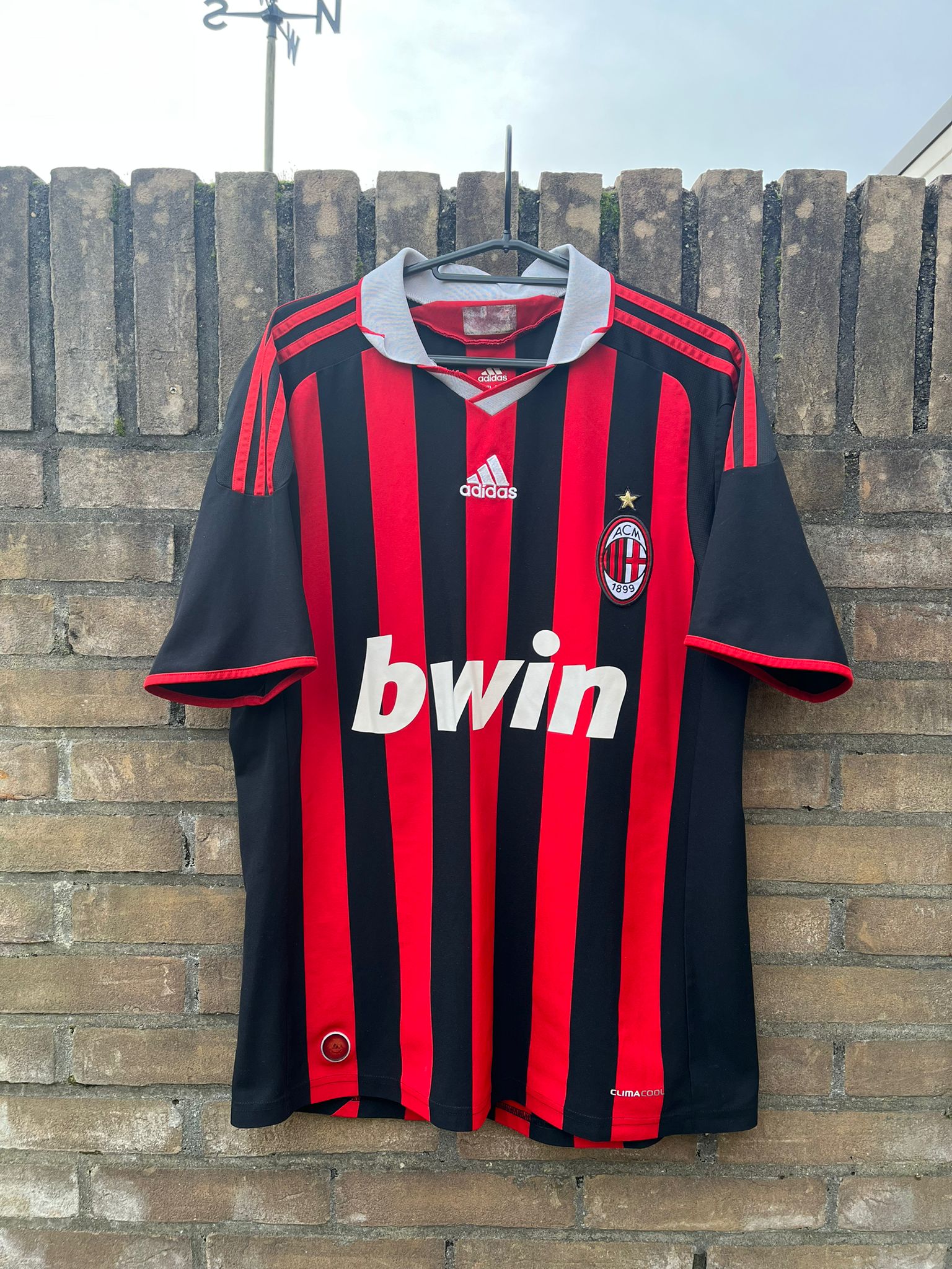 AC Milan 2009/2010 home shirt Ronaldinho size M 8.5/10
