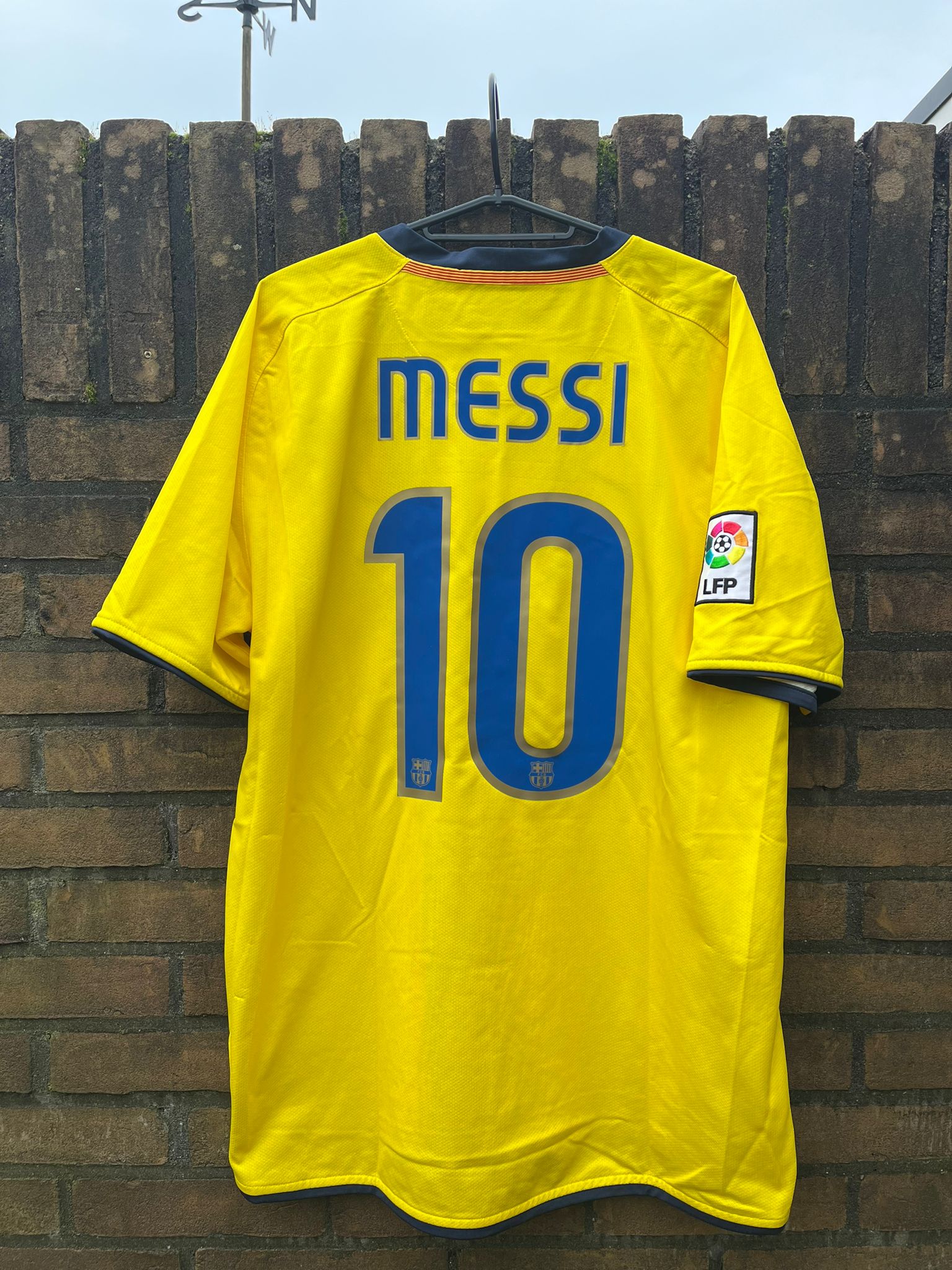 FC Barcelona 2008/2009 away shirt Messi size L 8.5/10