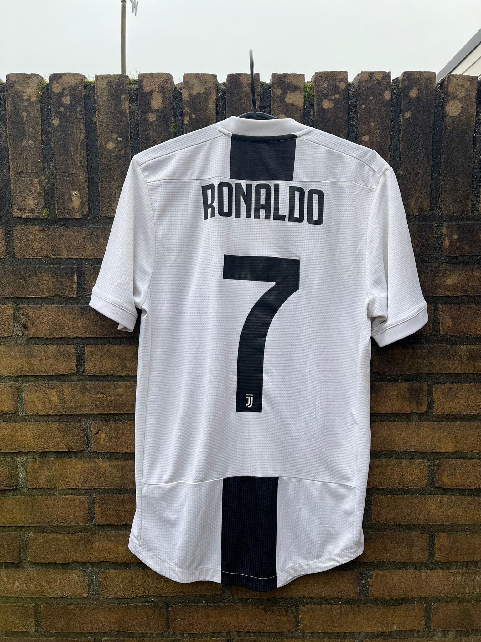 Juventus 2018/2019 home shirt Ronaldo size S 7/10