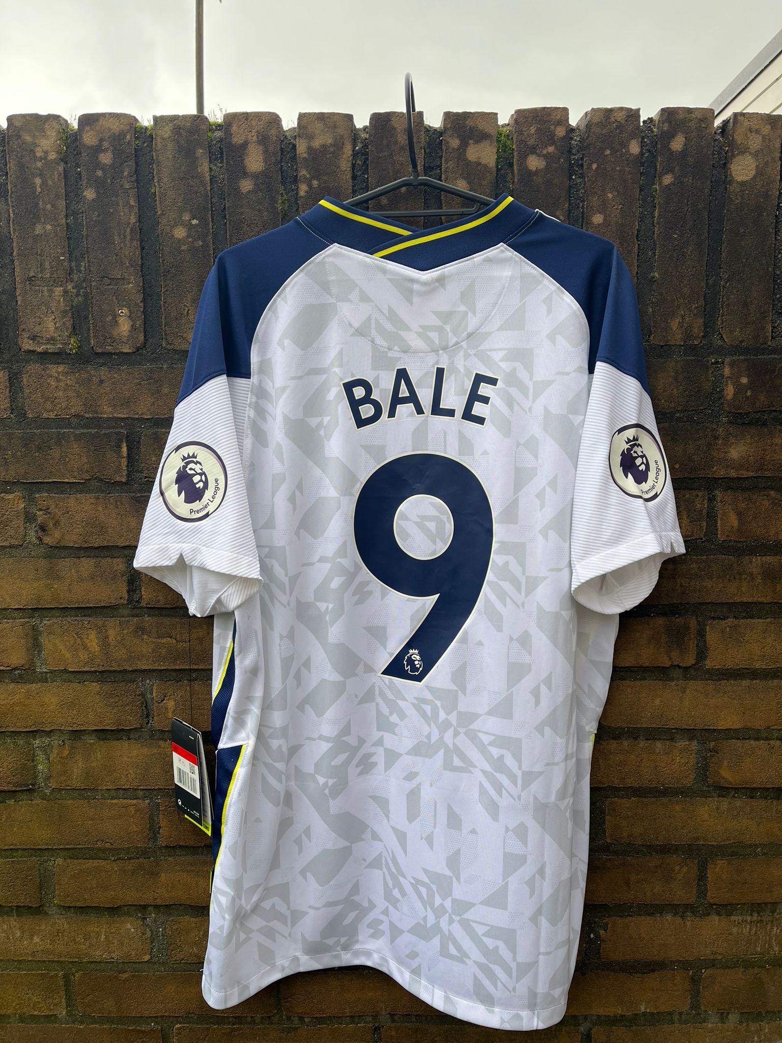 Tottenham 2020/2021 home shirt Bale size L 10/10
