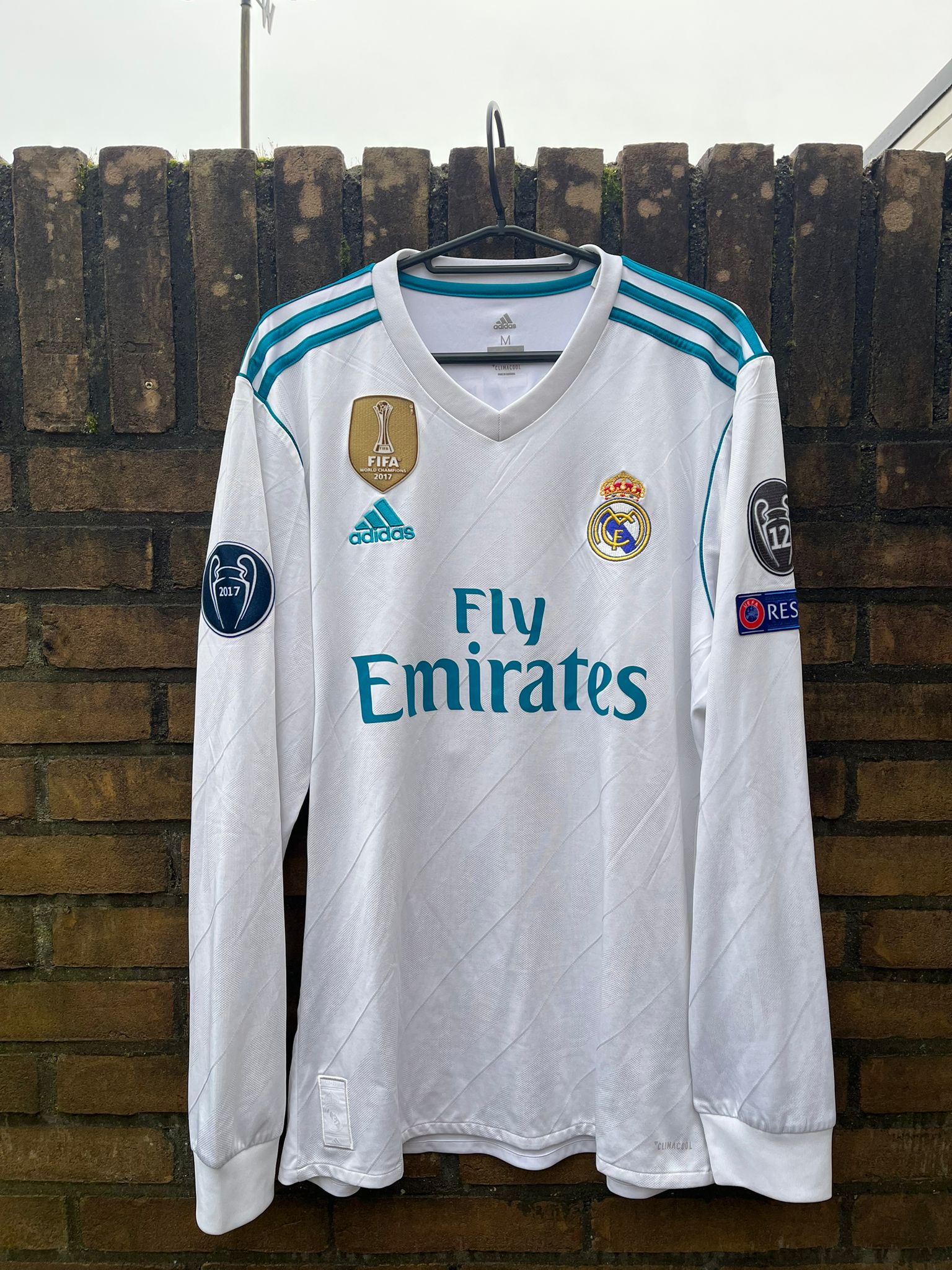 Real Madrid 2017/2018 home shirt Benzema size M 7.5/10