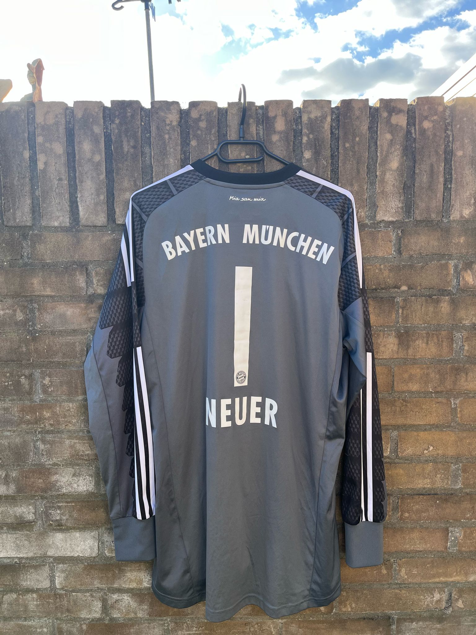 Bayern Munich 2014/2015 goalkeeper shirt Neuer 7.5/10