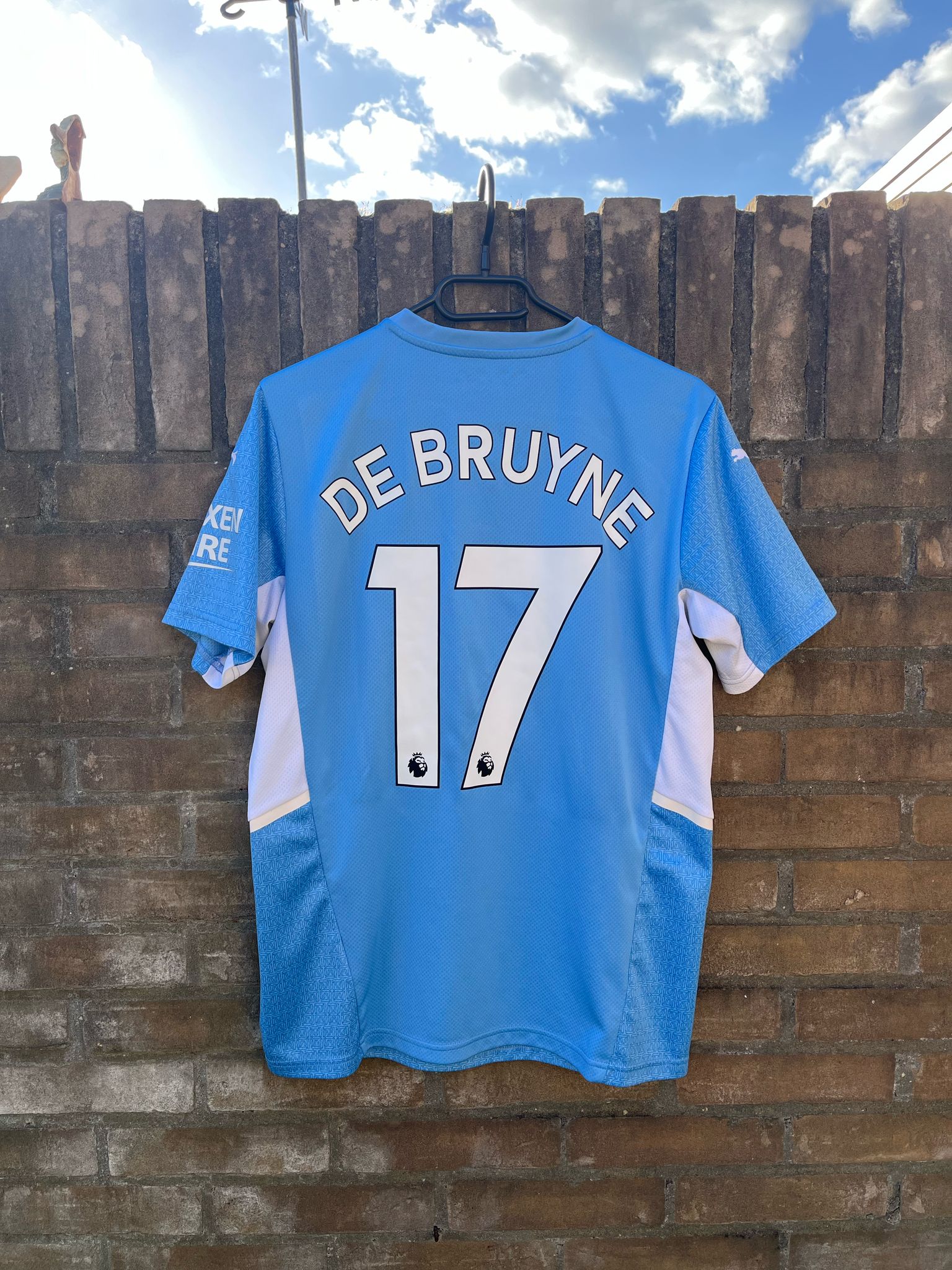 Manchester City 2021/2022 home shirt de Bruyne size M 8.5/10