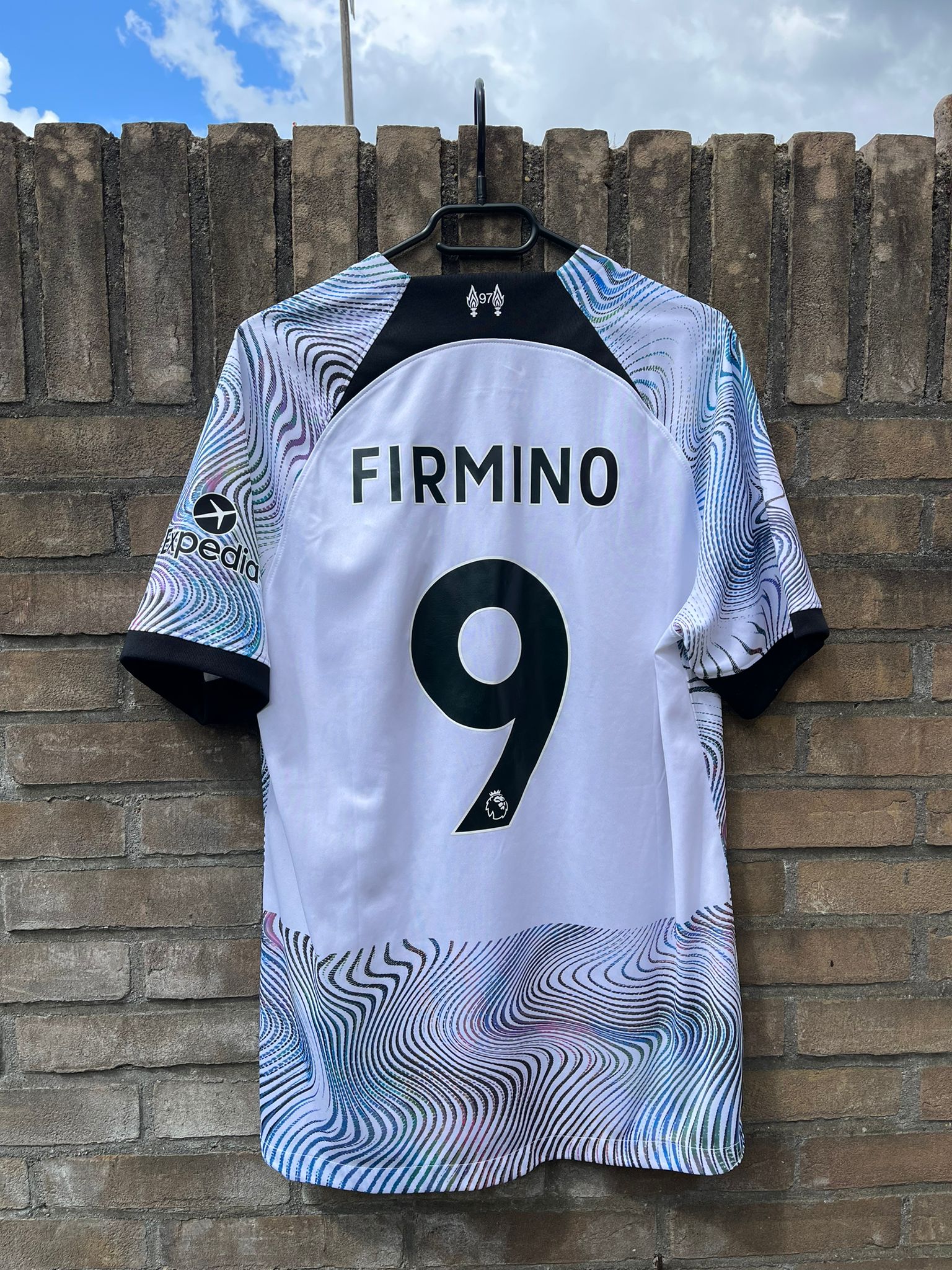 Liverpool 2022/2023 away shirt Firmino #9 size L 8/10