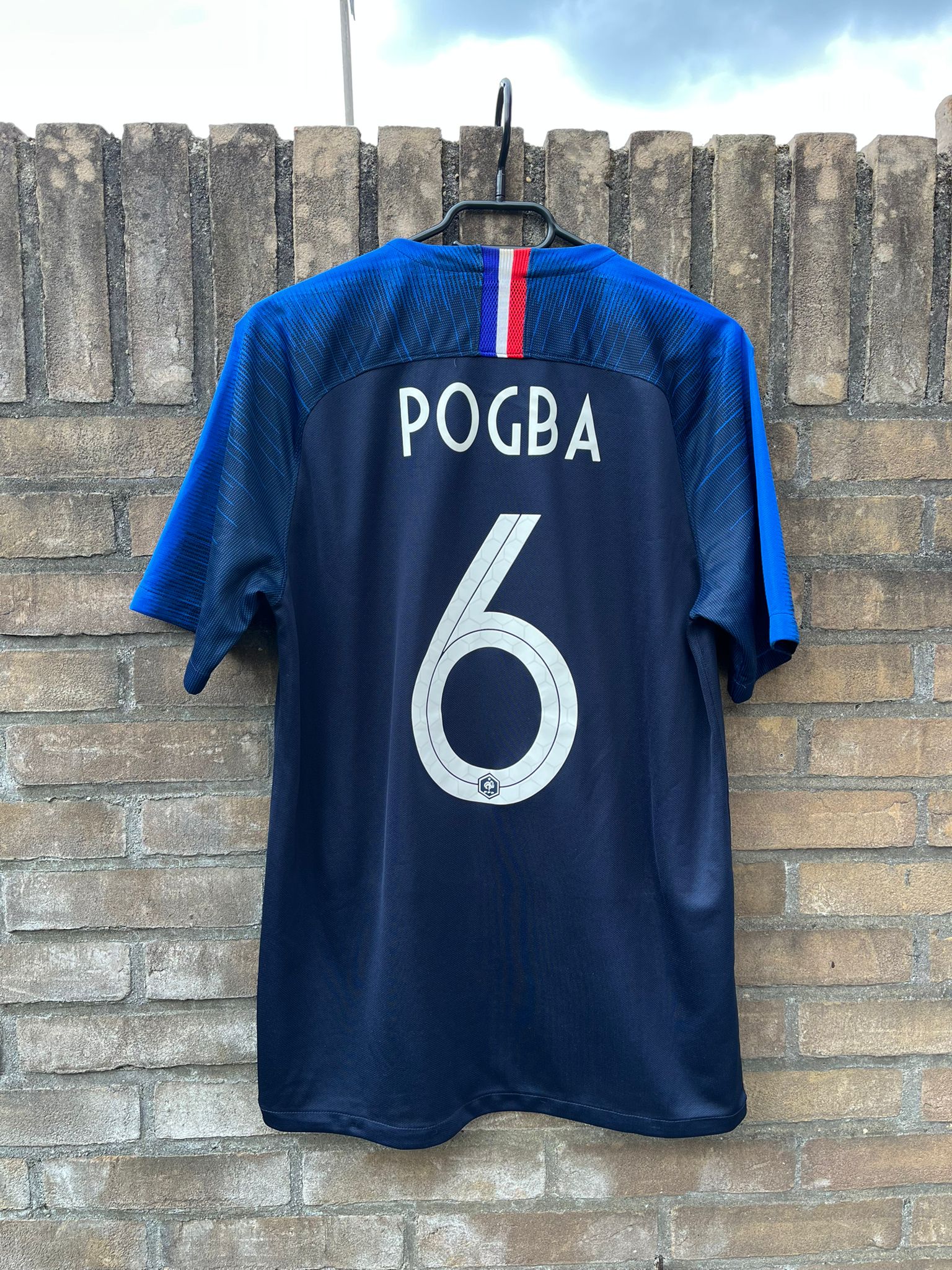 France 2018 home shirt Pogba #6 size M 8.5/10