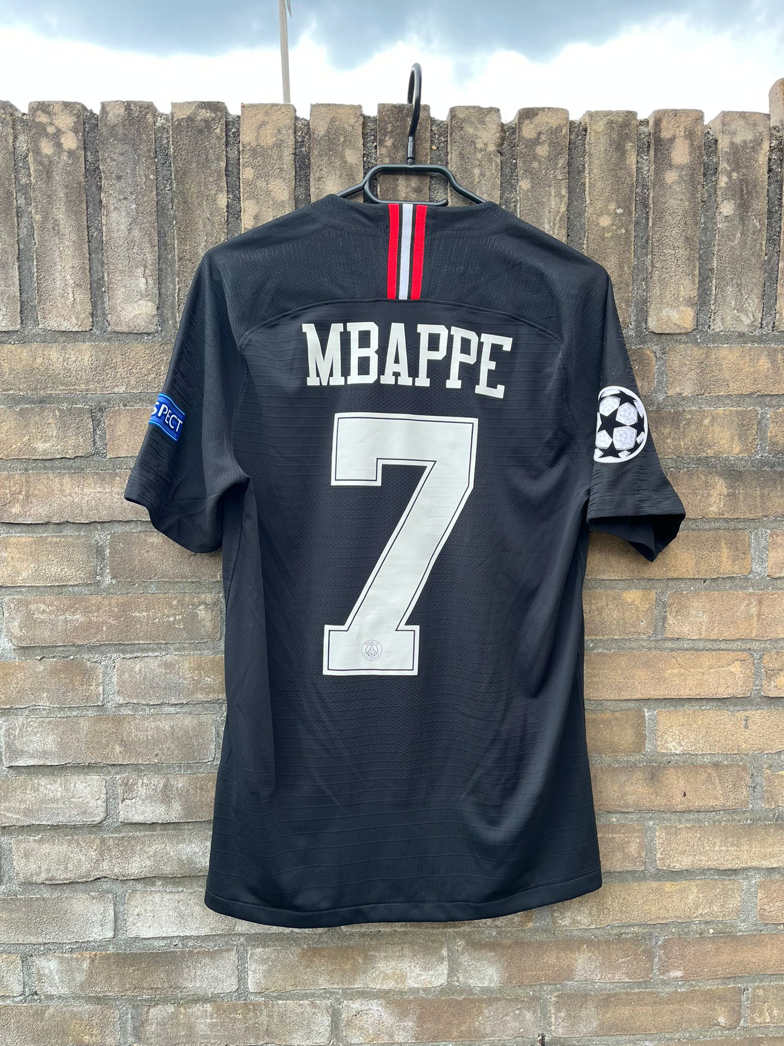 PSG 2018/2019 black Jordan shirt Mbappé #7 size M 8.5