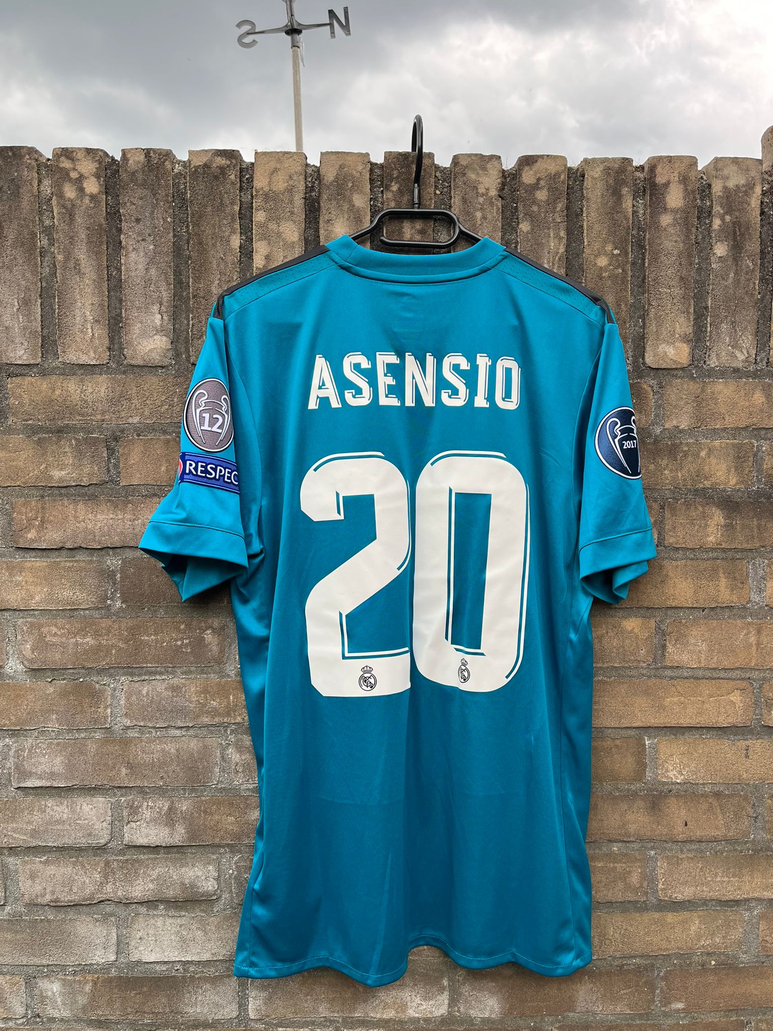 Real Madrid 2017/2018 third shirt Asensio #20 size M 8.5/10