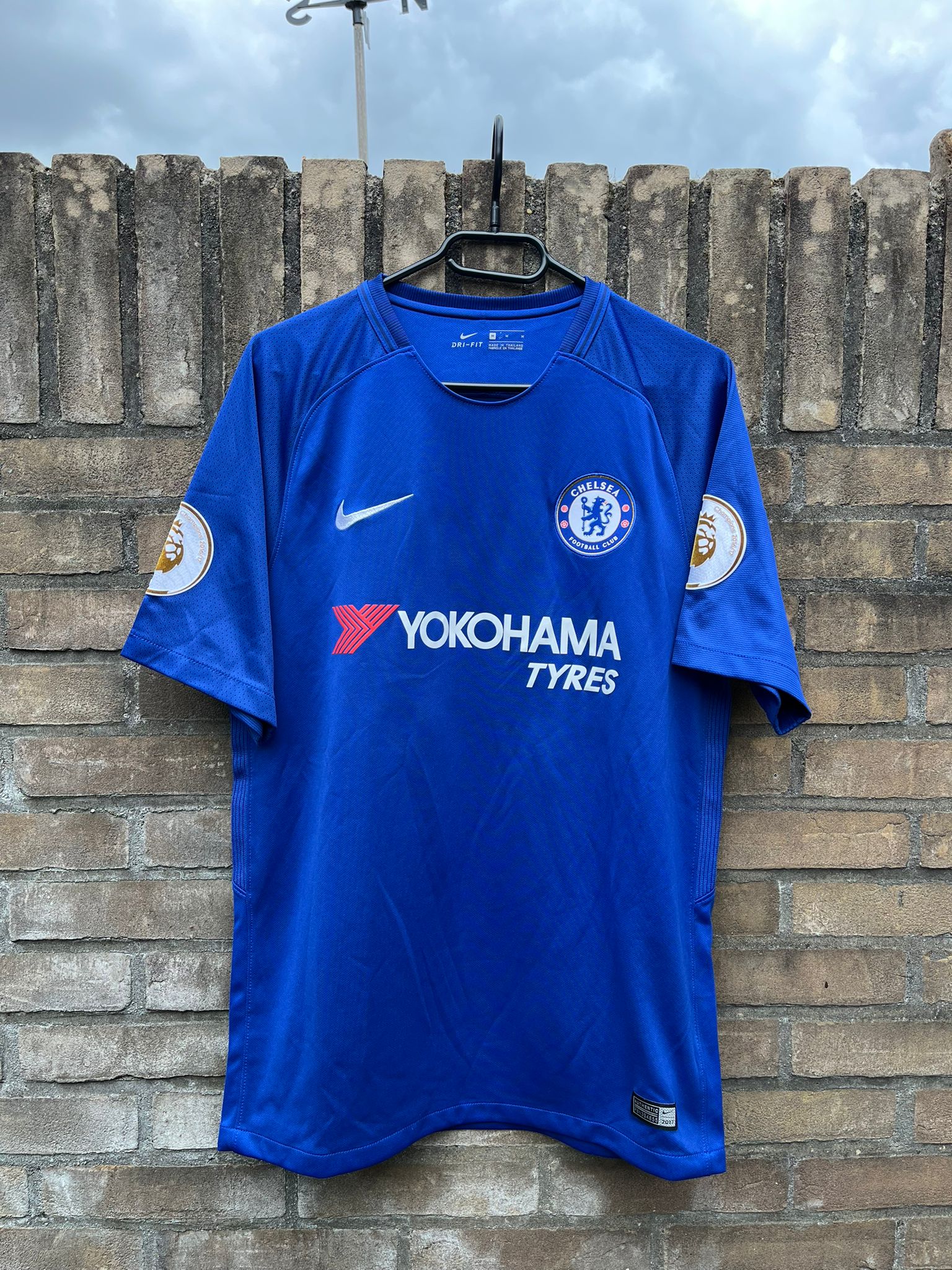 Chelsea 2017/2018 Signed home shirt Morata #9 size M 8.5/10