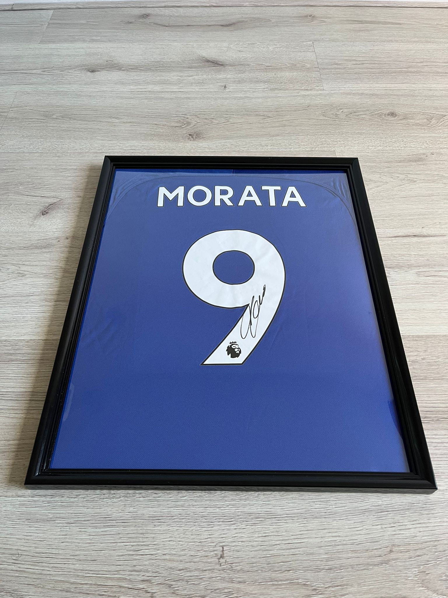 Chelsea 2017/2018 Signed home shirt Morata #9 size M 8.5/10