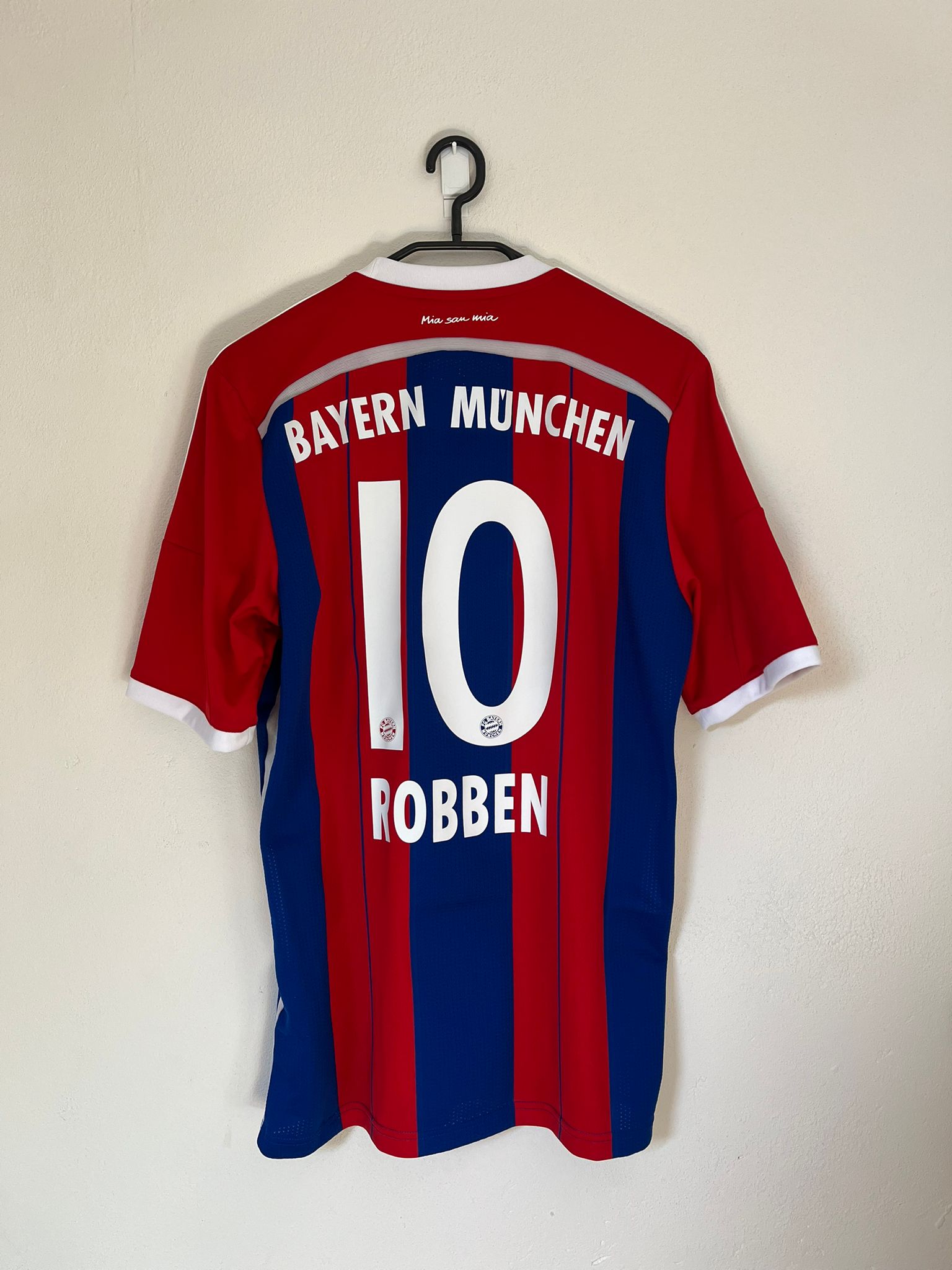 Bayern Munich 2014/2015 home shirt Robben #10 size M 9/10