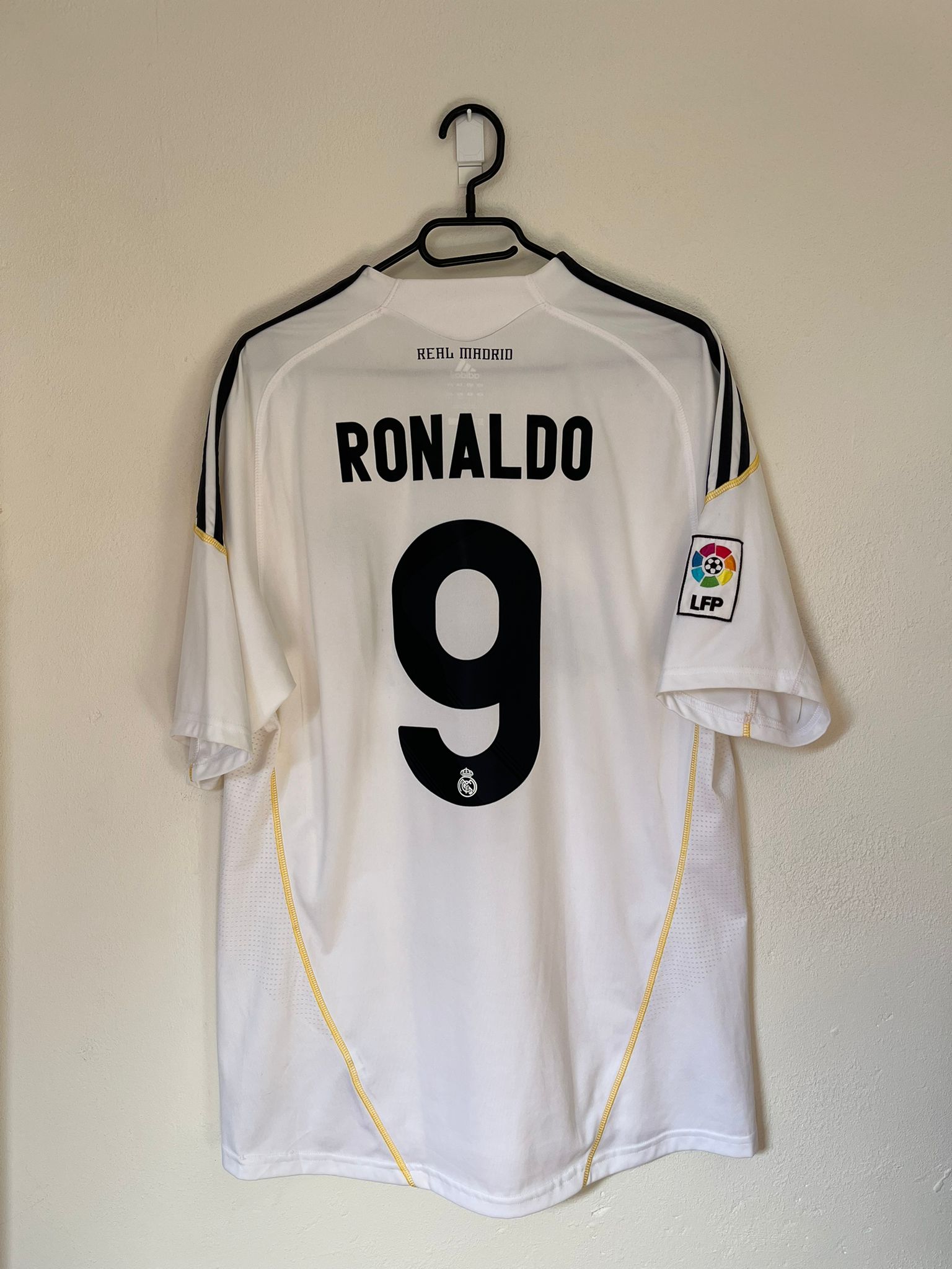 Real Madrid 2009/2010 home shirt Ronaldo #9 size L 8/10