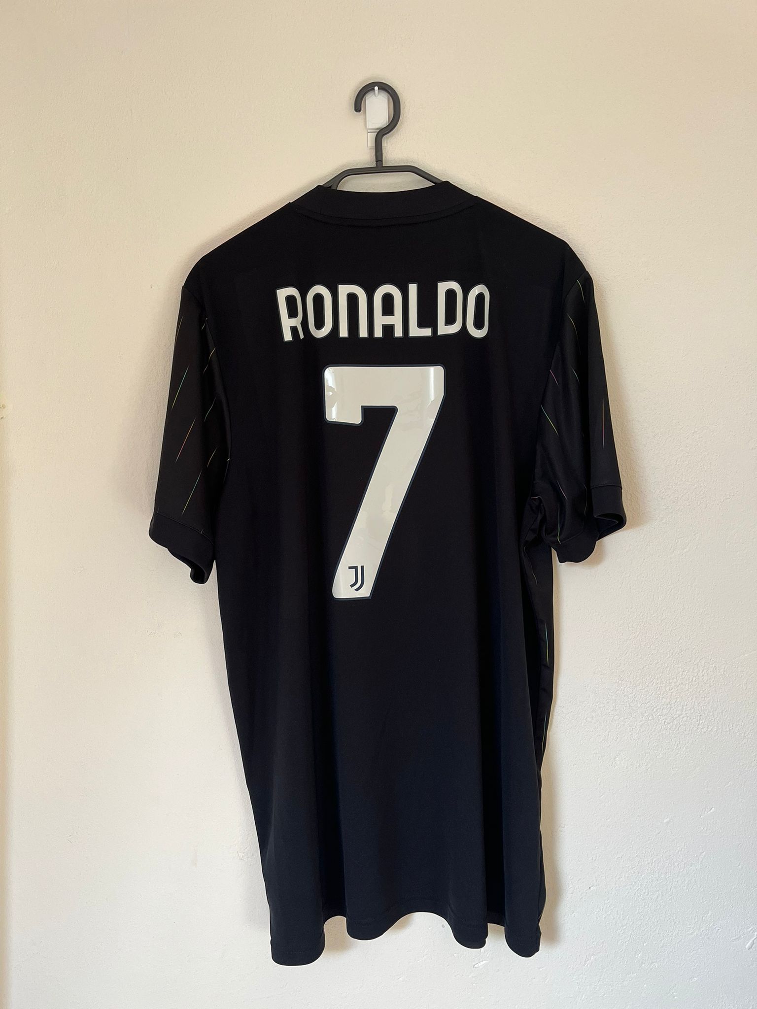 Juventus 2021/2022 away shirt Ronaldo #7 size XL 9/10