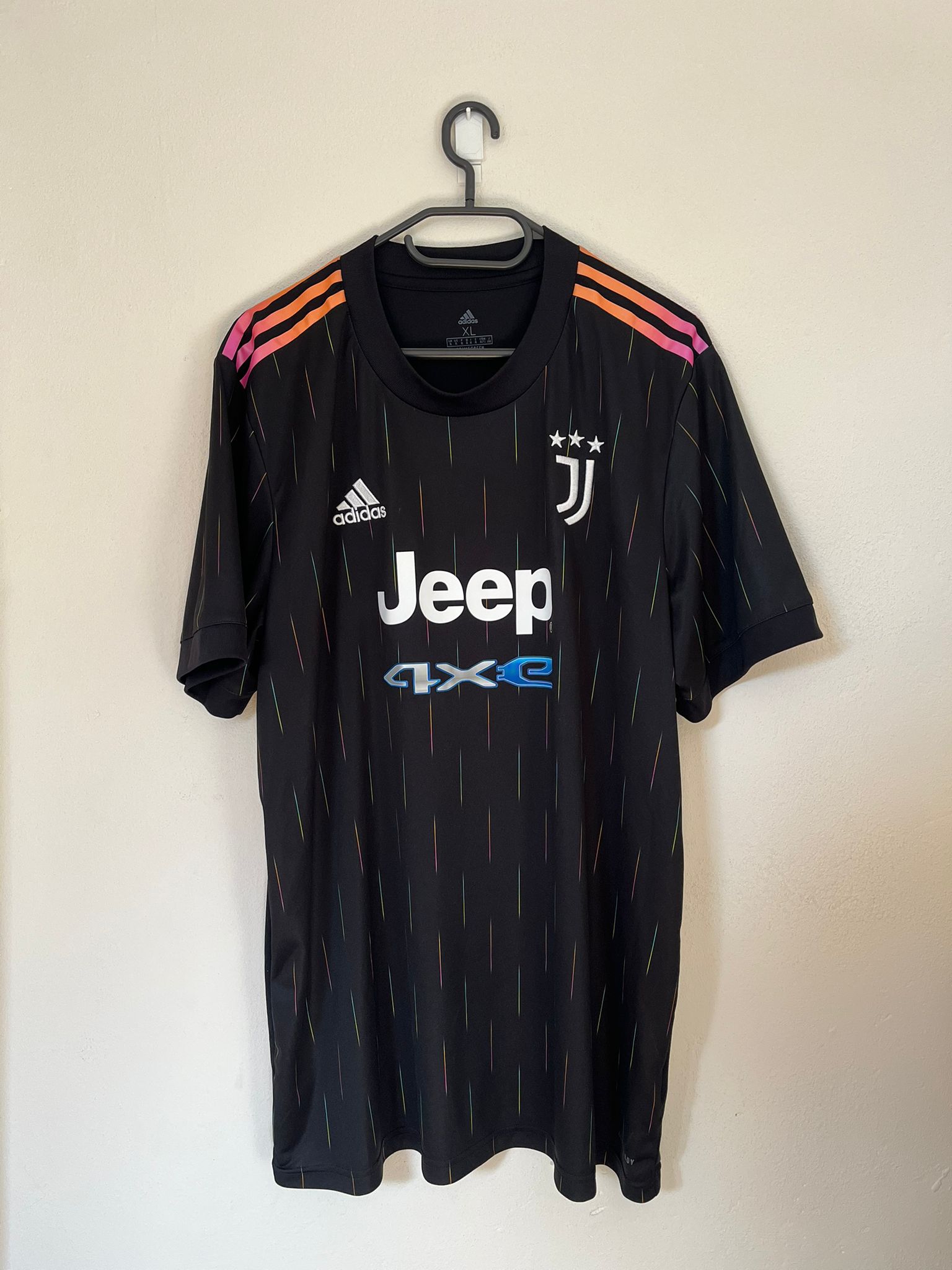 Juventus 2021/2022 away shirt Ronaldo #7 size XL 9/10
