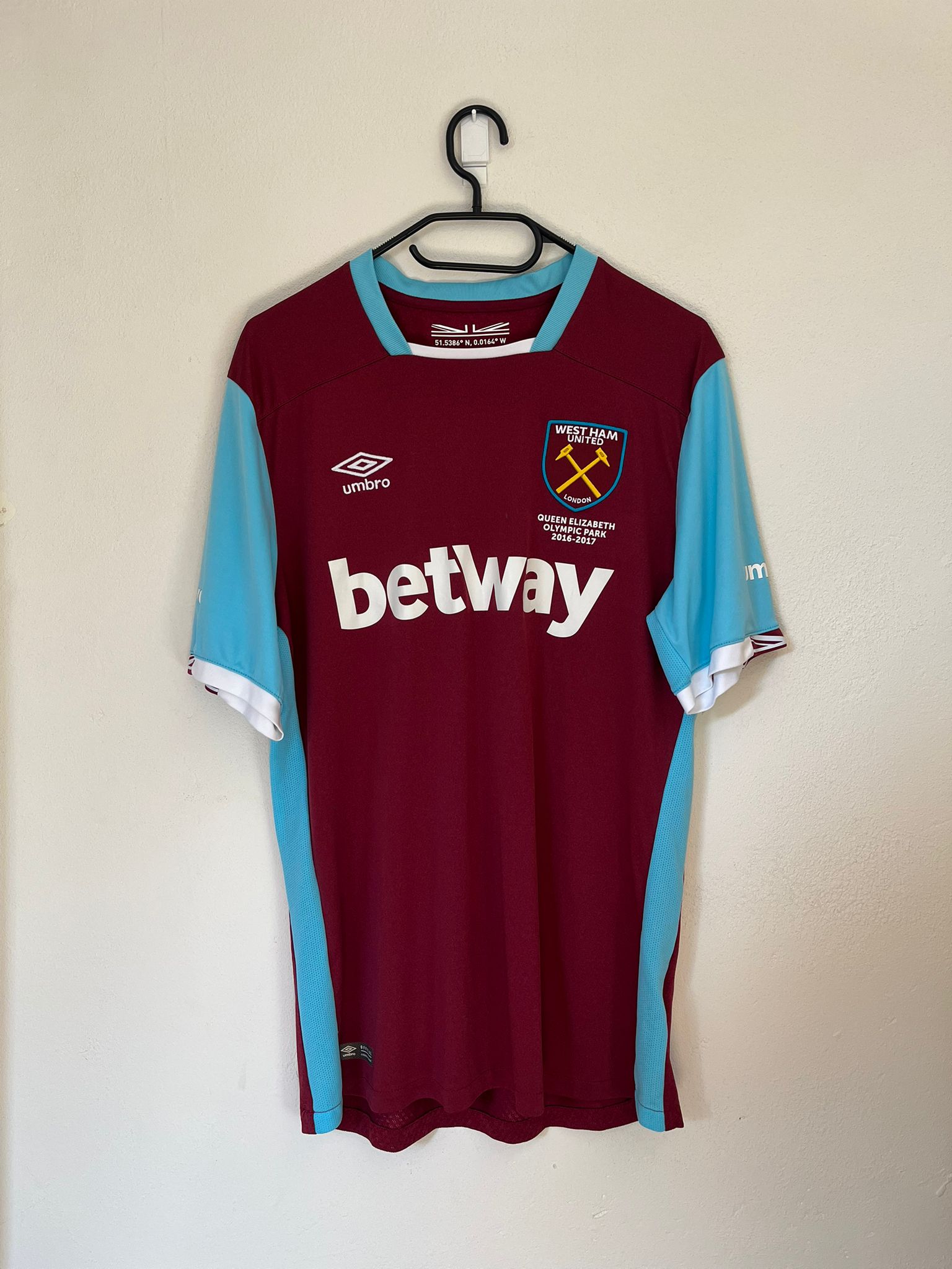 West Ham United 2016/2017 home shirt Payet #27 size L 8/10