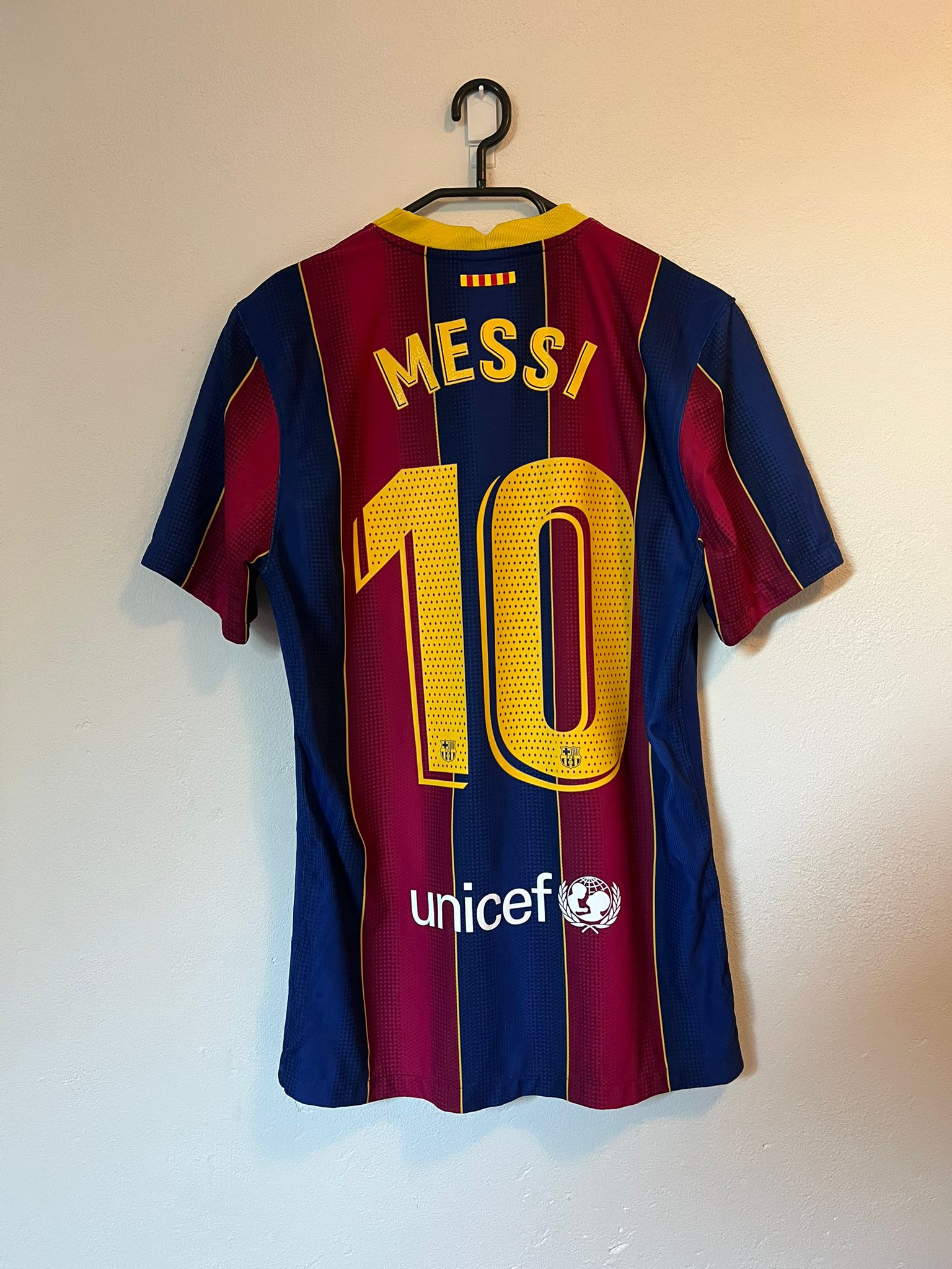 FC Barcelona 2020/2021 home shirt Messi #10 size M Vaporknit 8.5/10