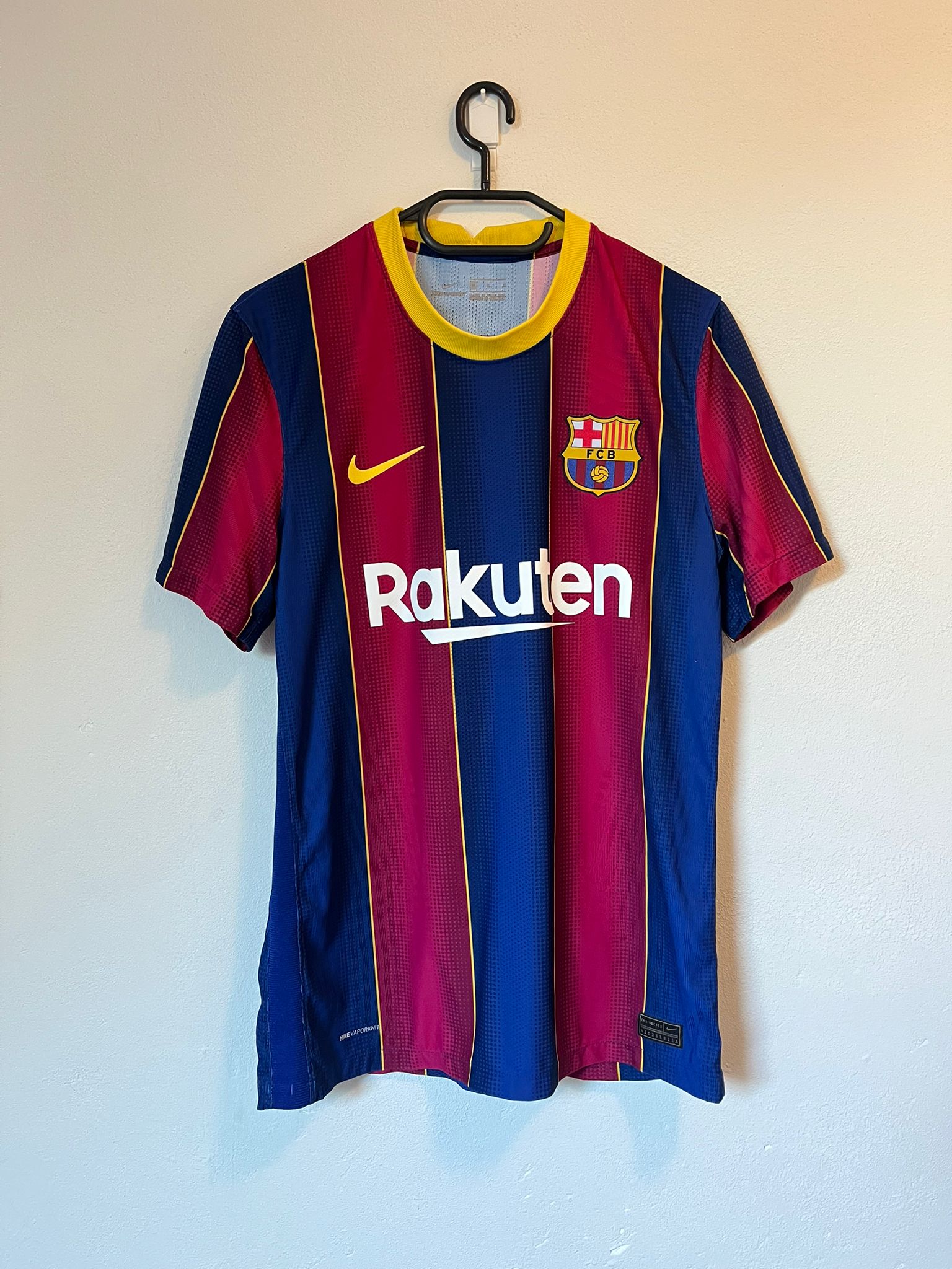 FC Barcelona 2020/2021 home shirt Messi #10 size M Vaporknit 8.5/10