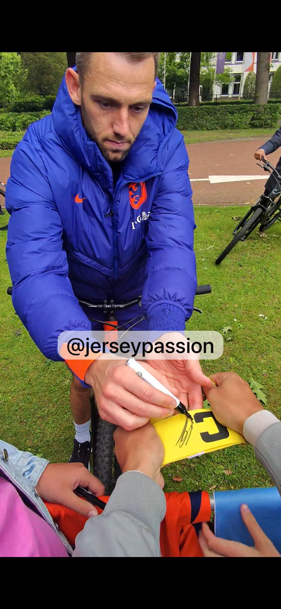 Signed Captain Armband Stefan de Vrij Inter Milan