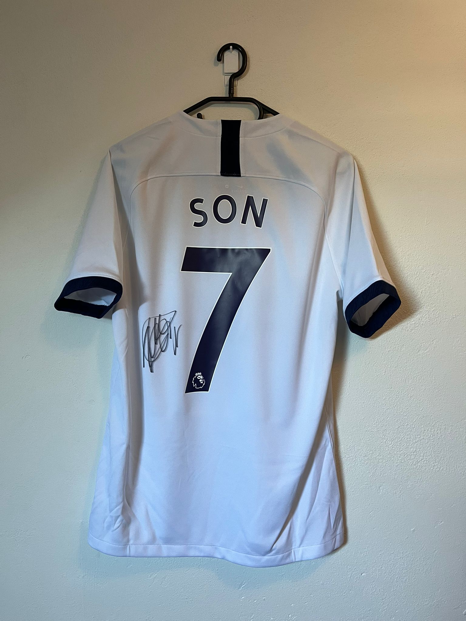 Tottenham Hotspur 2018/2019 Signed home shirt Son #7 size M 8.5/10