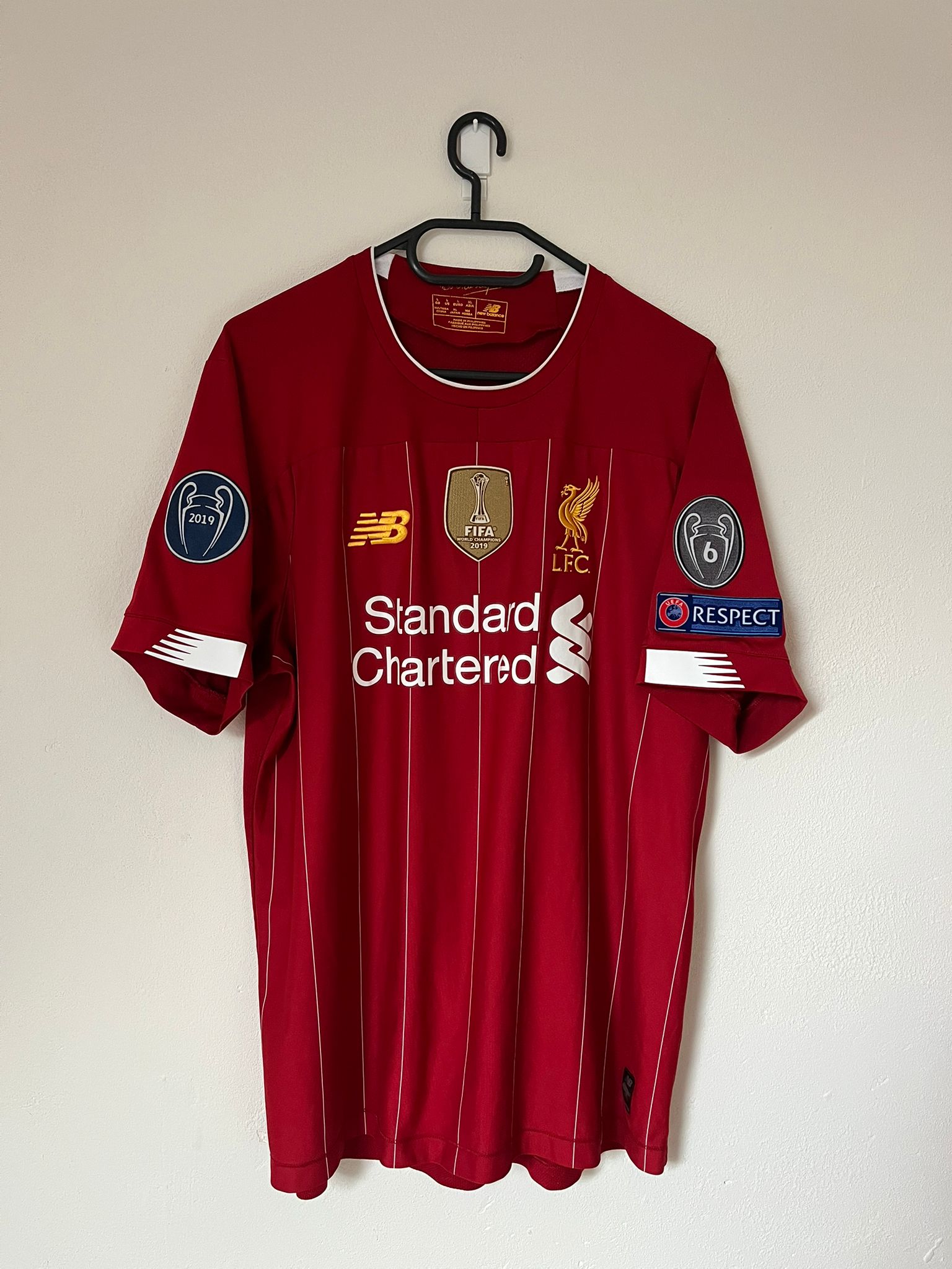Liverpool 2018/2019 home shirt Salah #11 size L 8/10