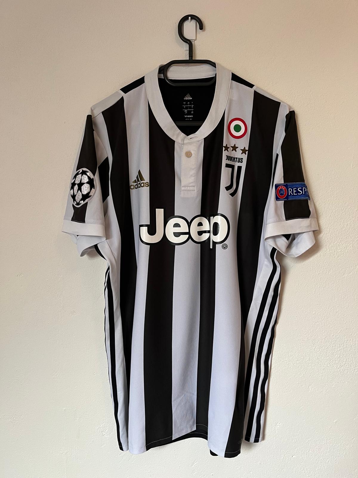 Juventus 2017/2018 home shirt Dybala #10 size M 7.5/10