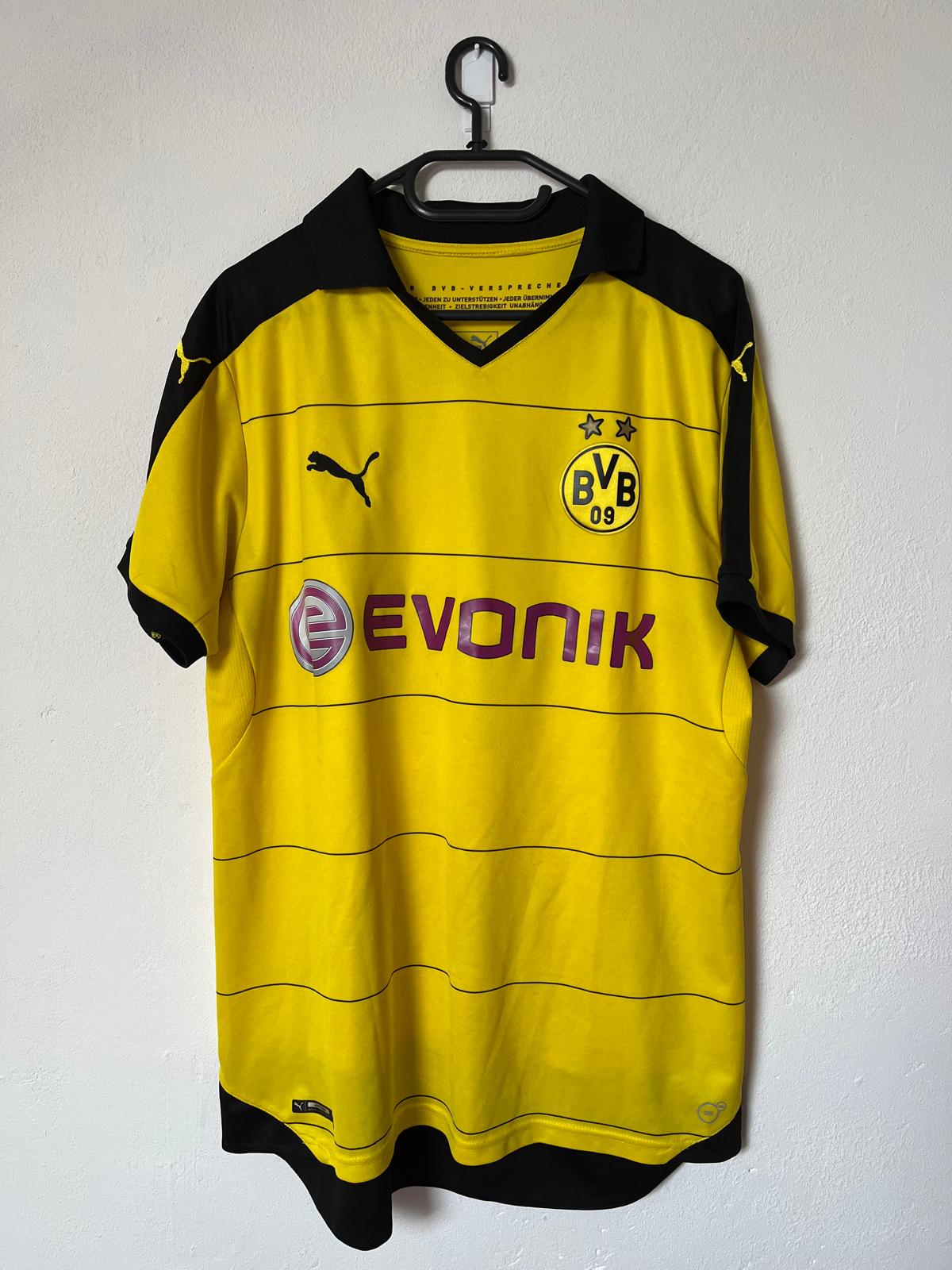 Borussia Dortmund 2015/2016 home shirt Aubameyang #17 size Large