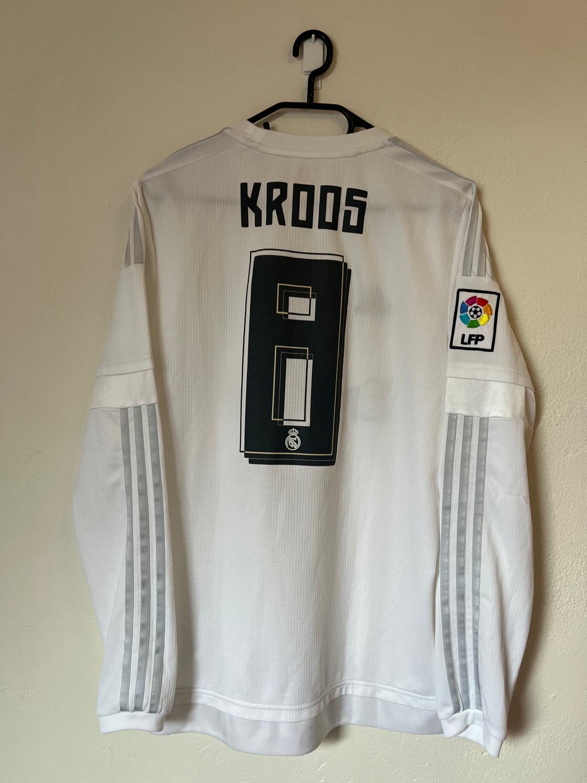 Real Madrid 2015/2016 home shirt Kroos #8 size M 7.5/10