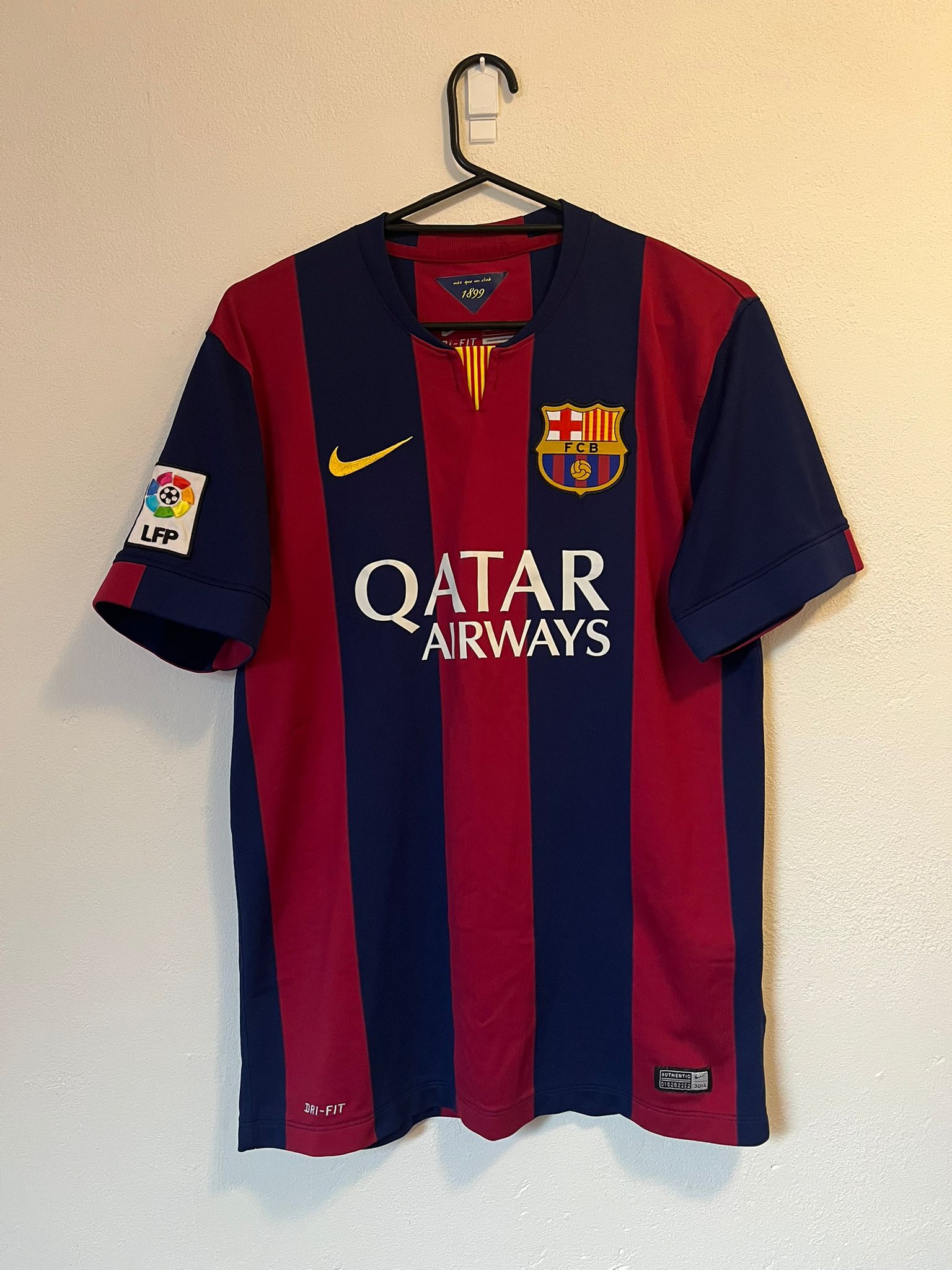 FC Barcelona 2014/2015 home shirt Neymar JR #11 size M 8.5/10
