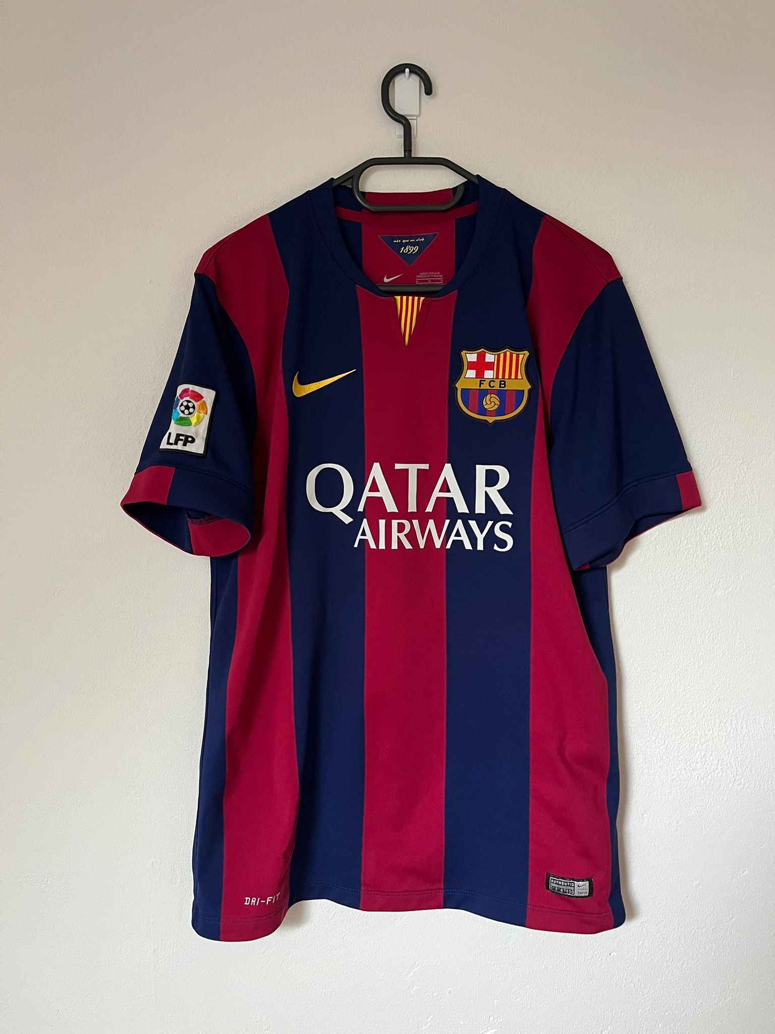 FC Barcelona 2014/2015 home shirt Neymar JR #11 Size M 8.5/10