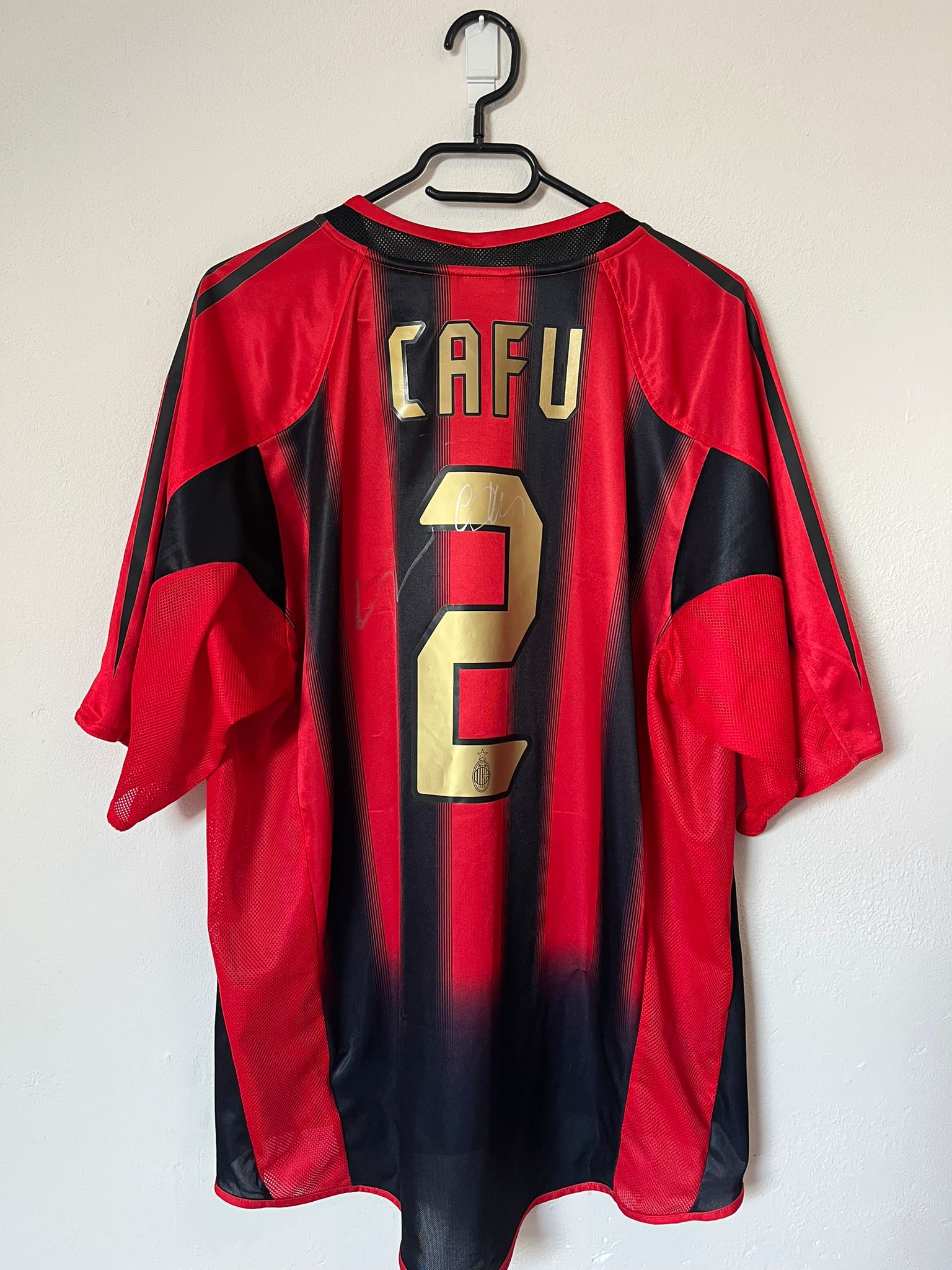AC Milan 2004/2005 Signed home shirt Cafu #2 size L 7.5/10
