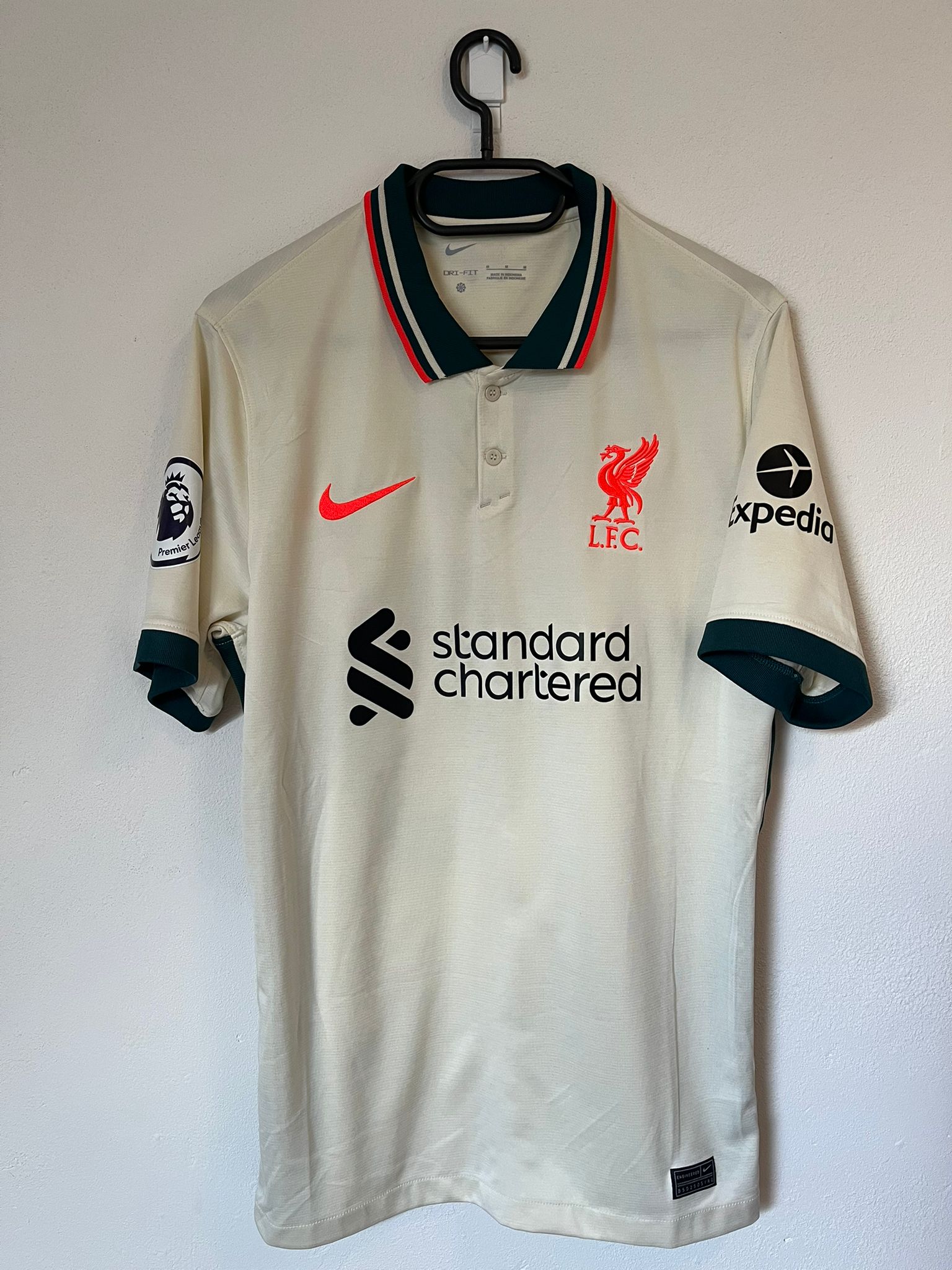 Liverpool 2021/2022 away shirt Mané #10 size M 8.5/10