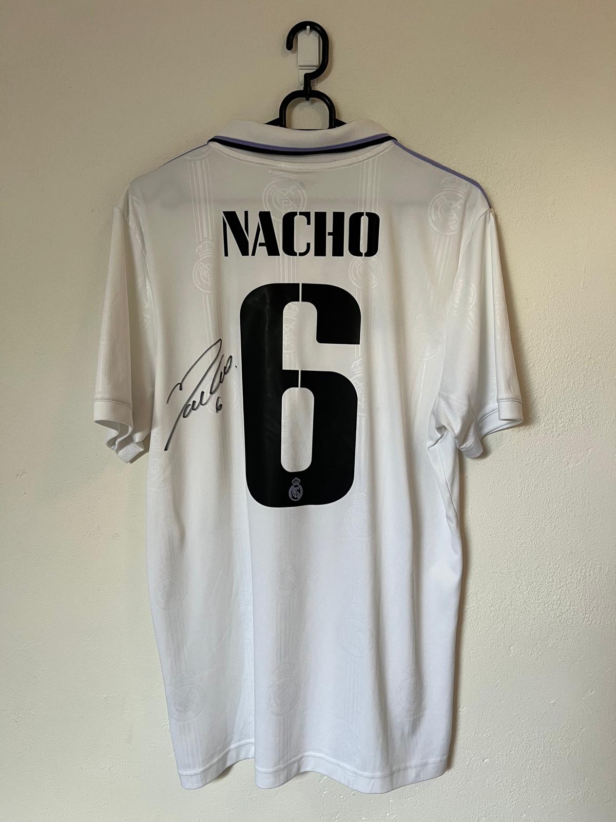 Real Madrid 2022/2023 Signed home shirt Nacho #6 size M 8.5/10