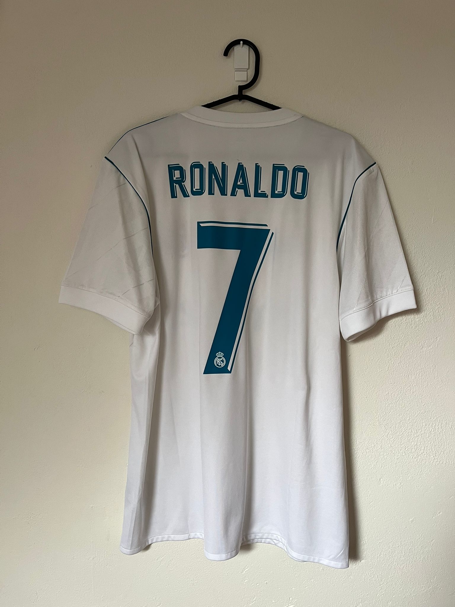 Real Madrid 2017/2018 home shirt Ronaldo #7 Size M 8.5/10