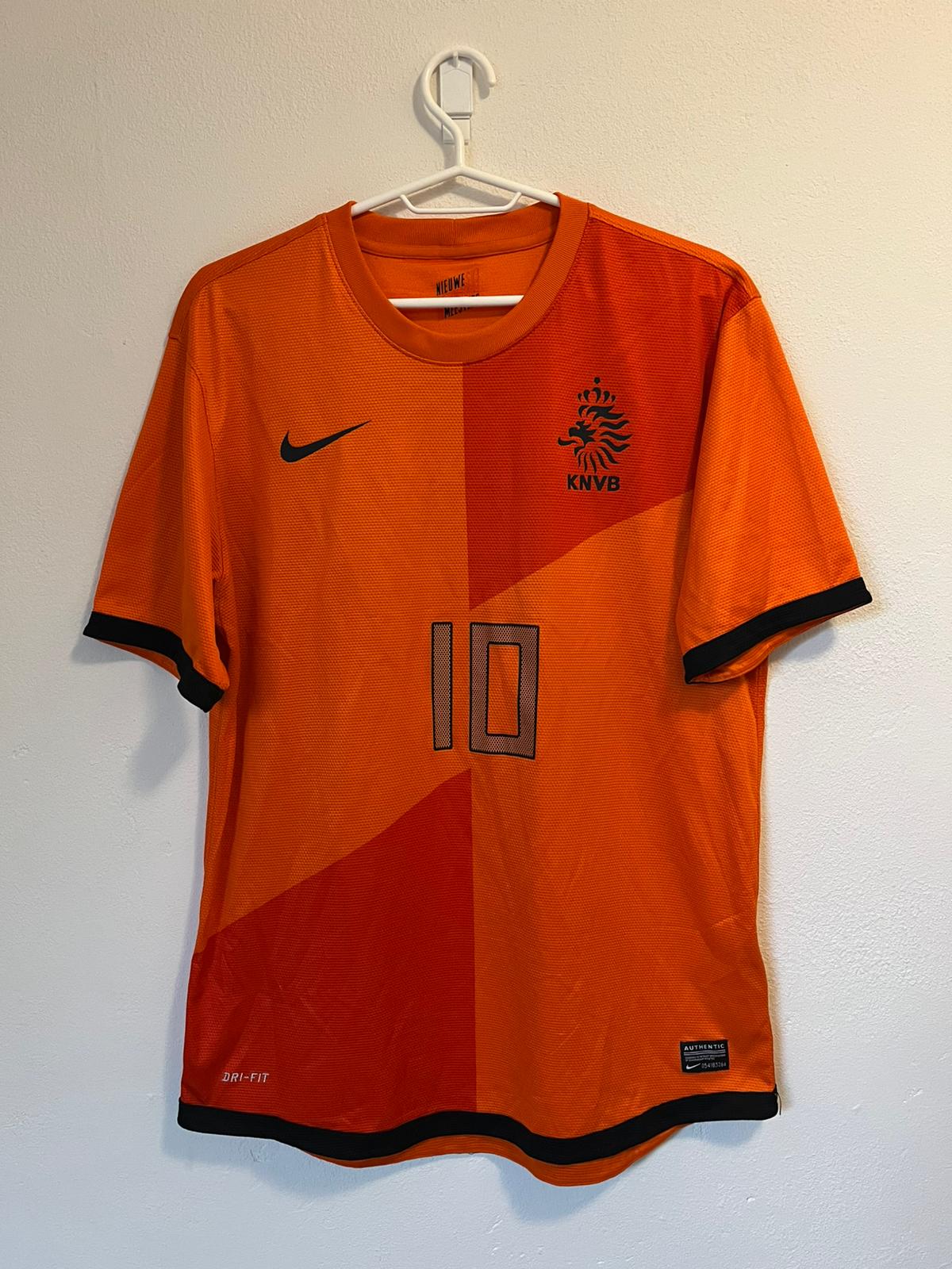 Netherlands 2012 Signed home shirt Sneijder #10 size M 8/10