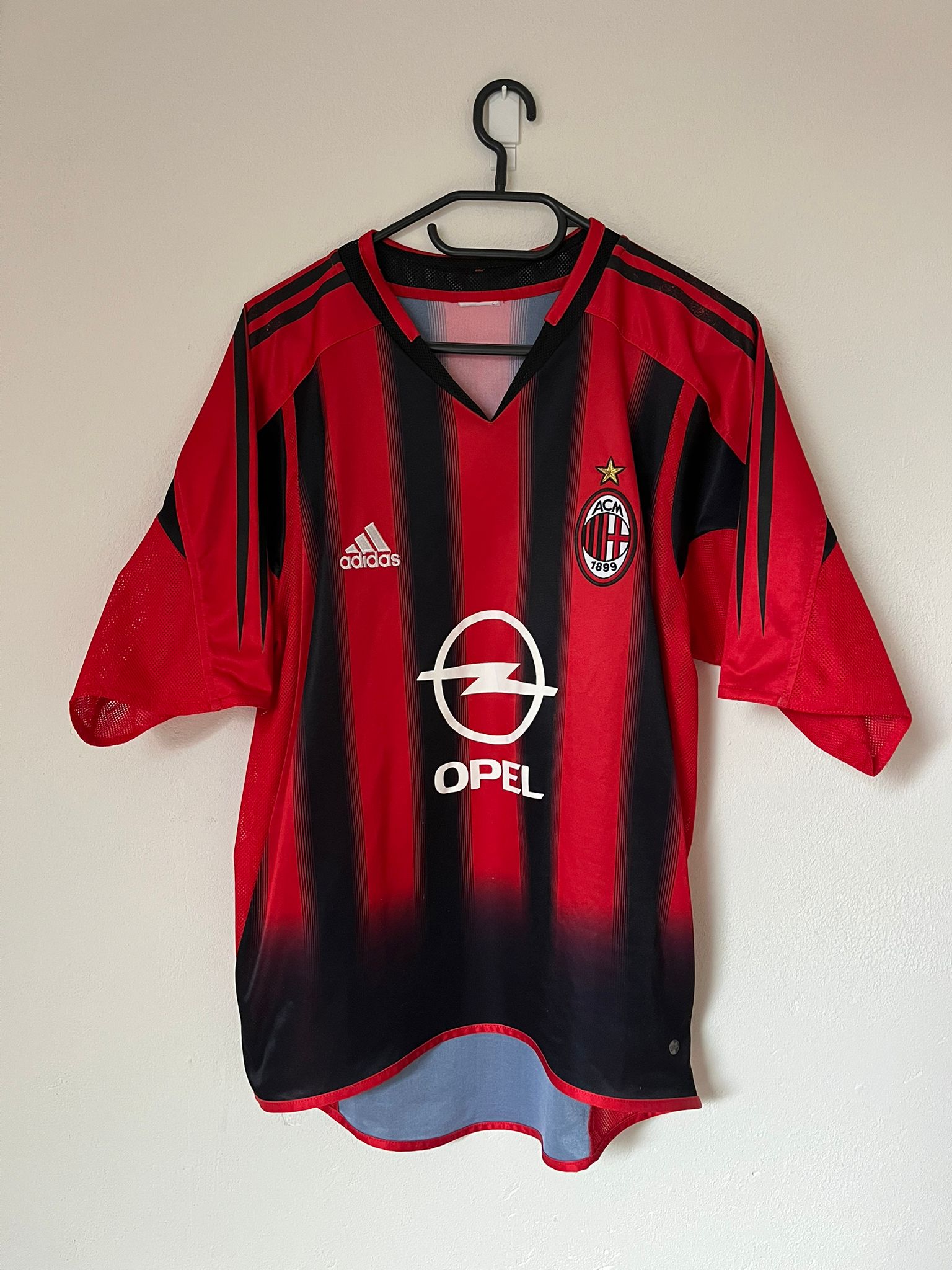 AC Milan 2005/2006 home shirt Kaka #22 size M 7.5/10