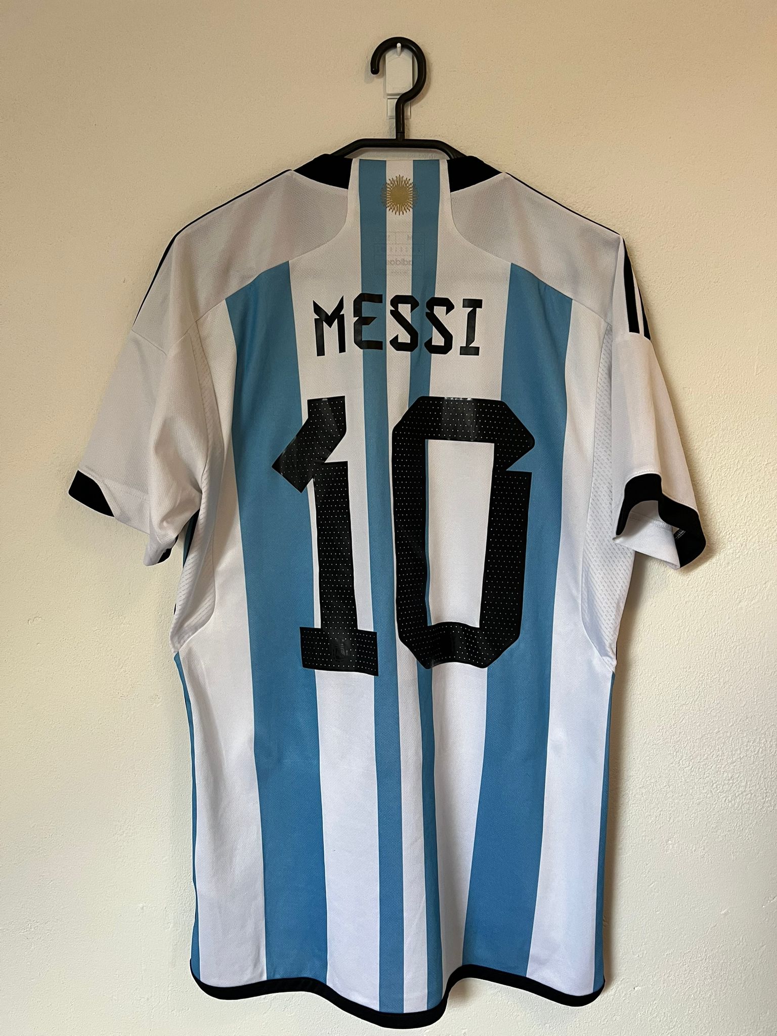 Argentina 2022 home shirt Messi #10 size M 9/10