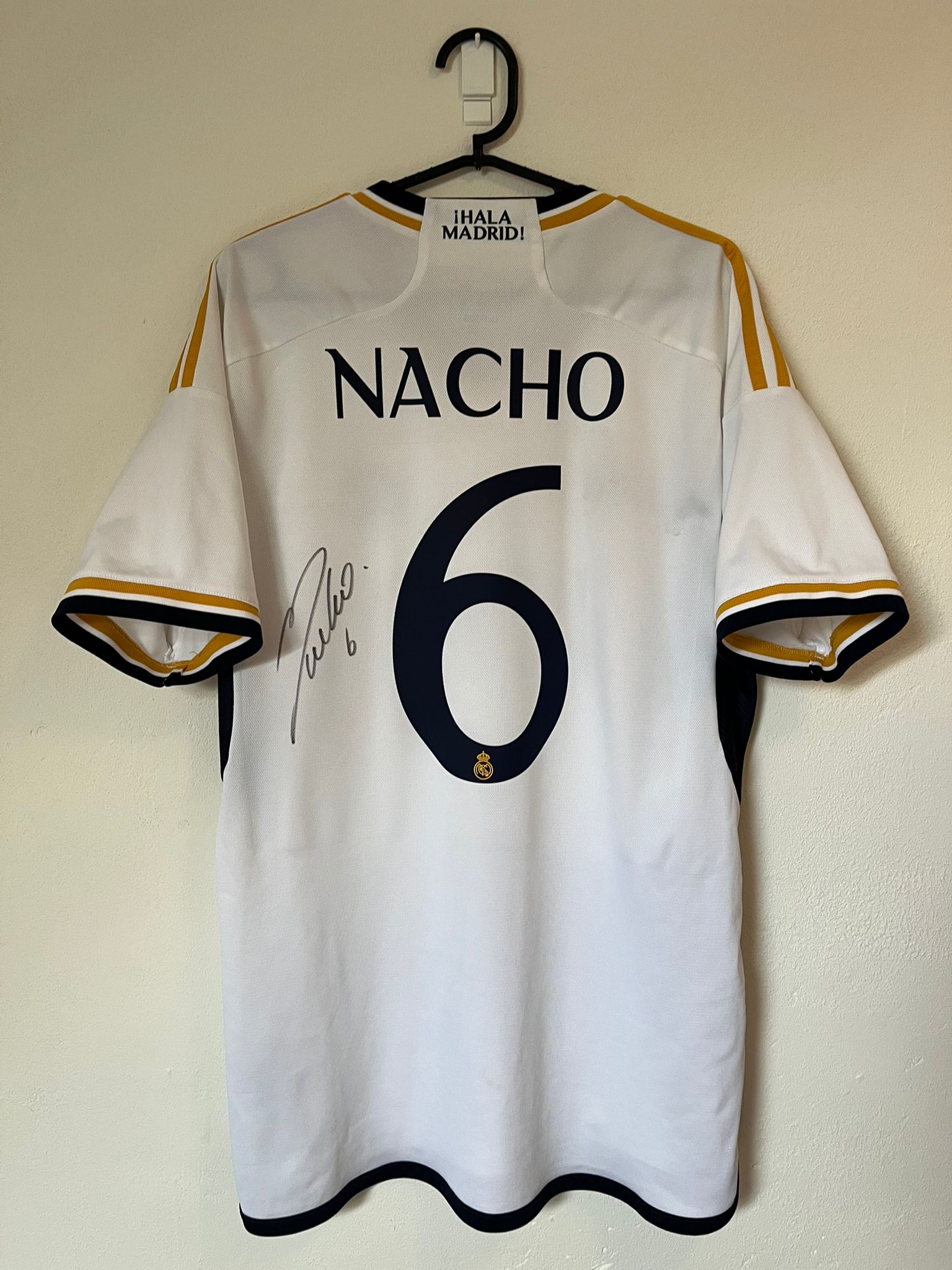 Real Madrid 2023/2024 Signed home shirt Nacho #6 size L 9/10