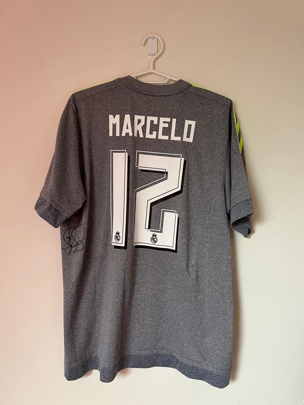 Real Madrid 2015/2016 Signed away shirt Marcelo #12 size M 7.5/10