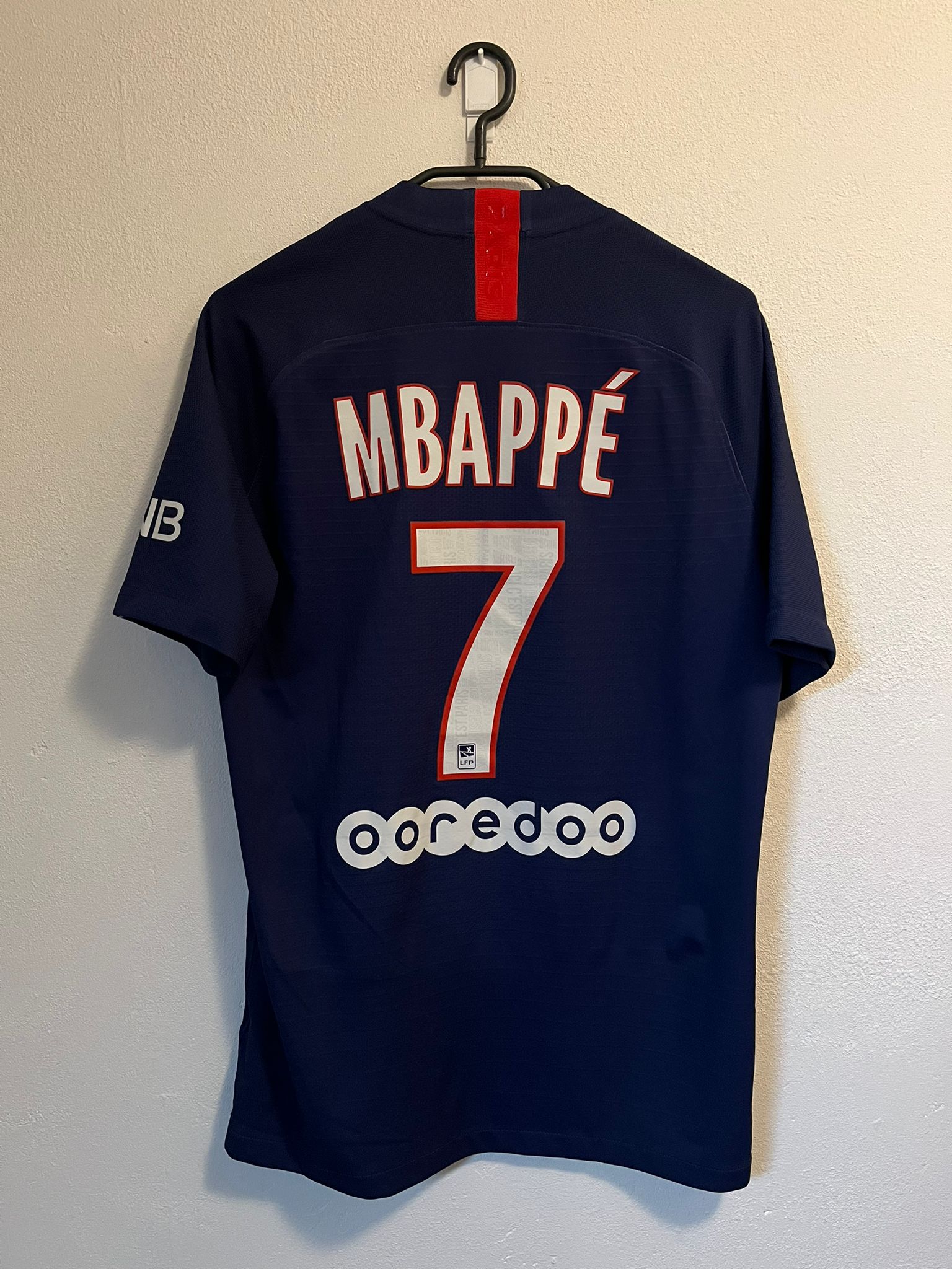 Paris Saint Germain 2019/2020 home shirt Mbappé #7 size M 8.5/10